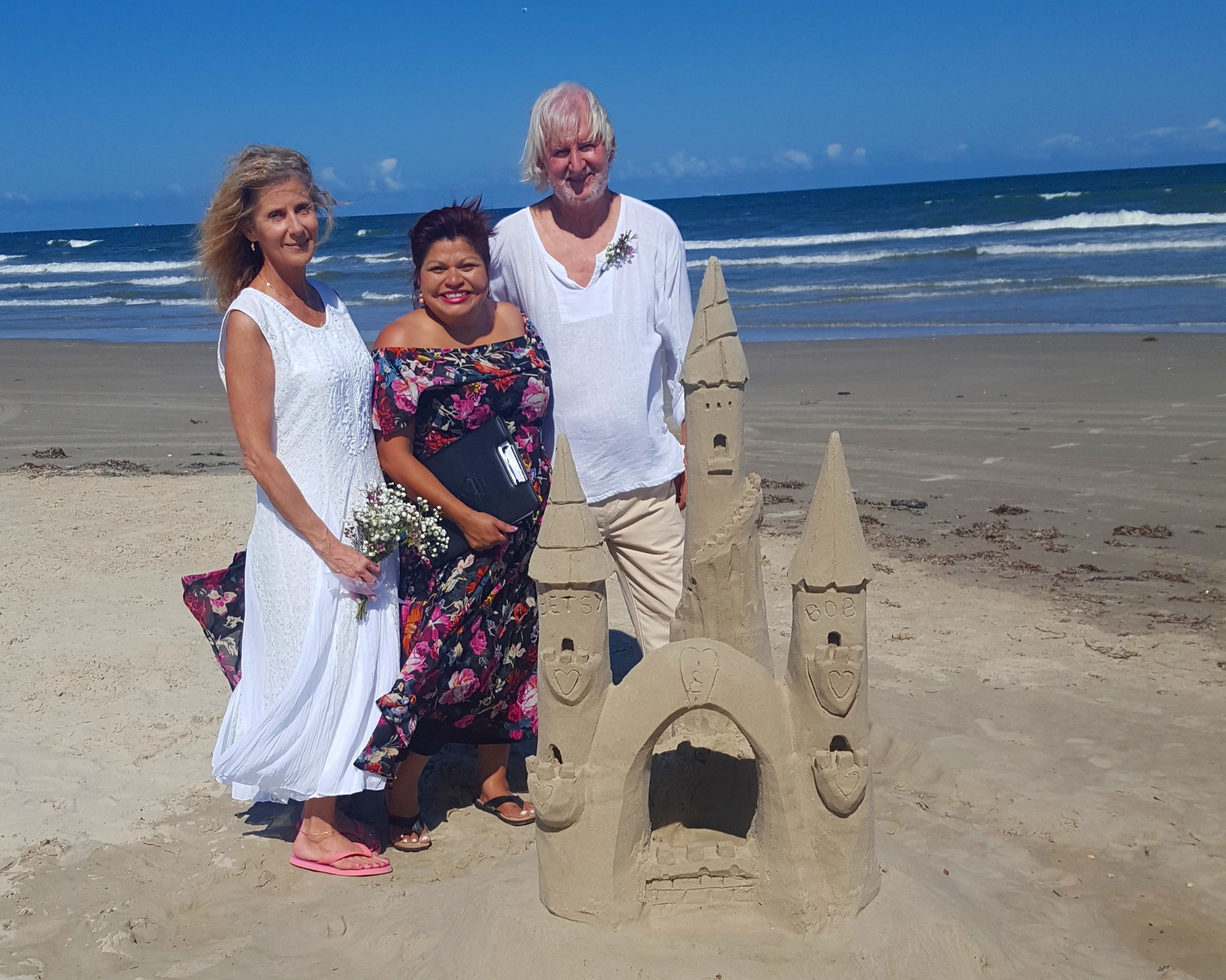 Beach Elopement in Port Aransas TX by The Love Officiant Renee Reyes