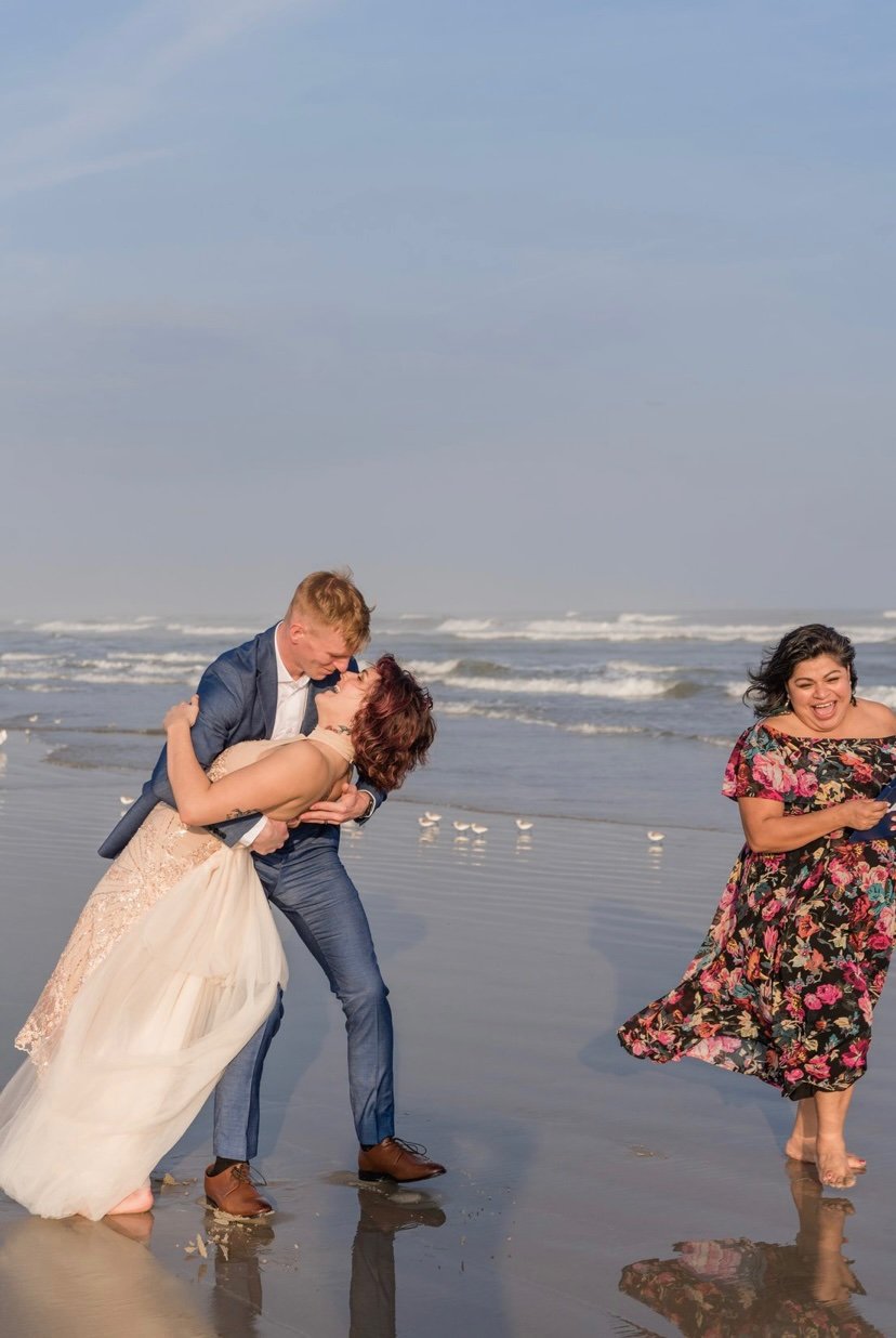 Texas Island Wedding - Officiated by The Love Officiant 