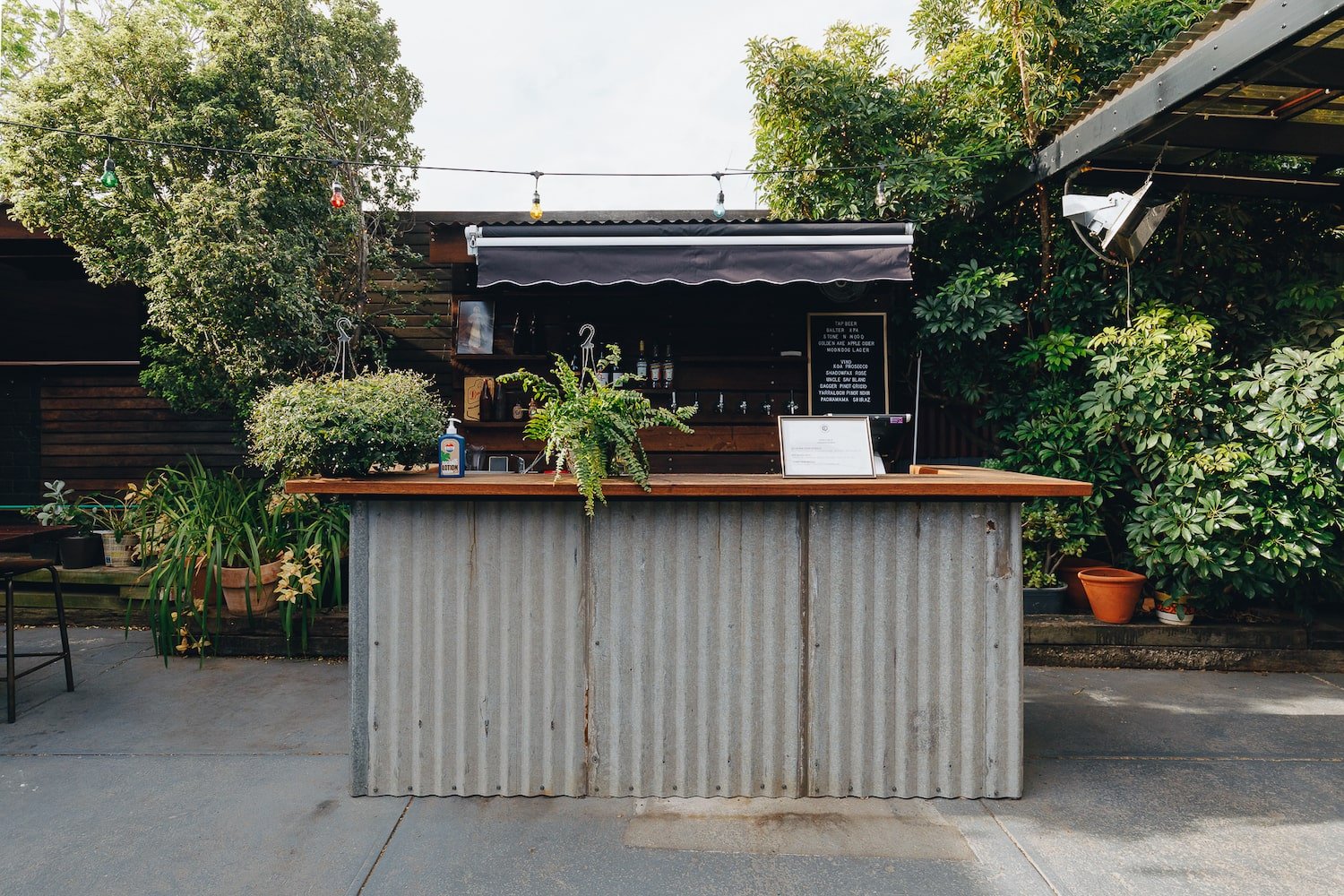 Park Hotel Abbotsford Beer Garden Bar.jpg