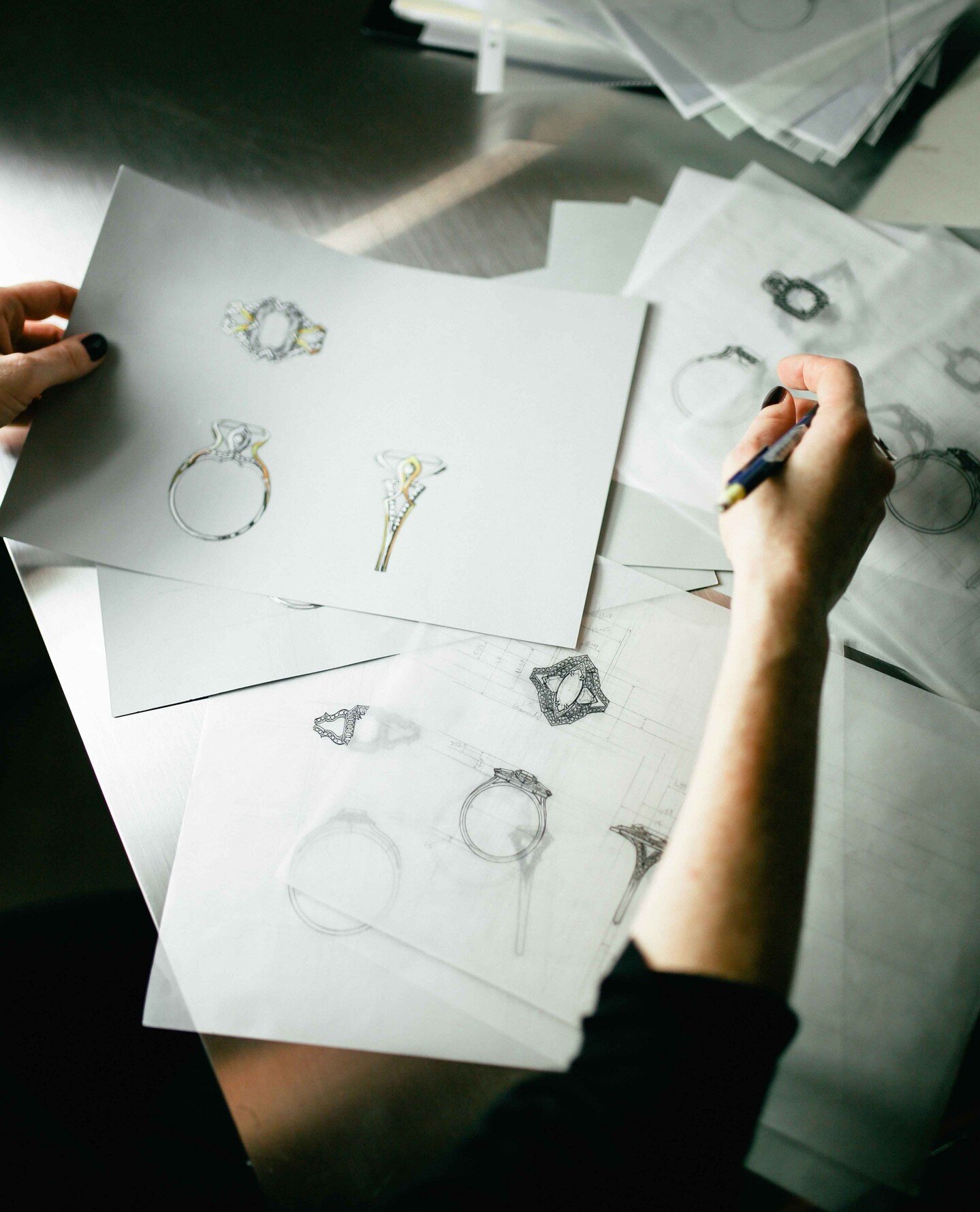 The Central Saint Martins (CSM) Short Course Jewellery Programme is back, and we have some fantastic updates to share with you! Starting in October, we are introducing a brand-new fully online option, open to passionate individuals from all corners o