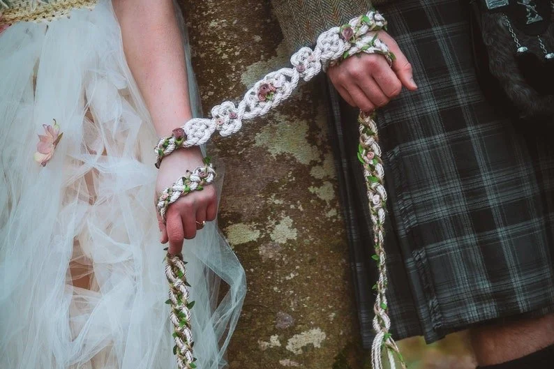 Embracing the Boho Wedding through Handfasting 