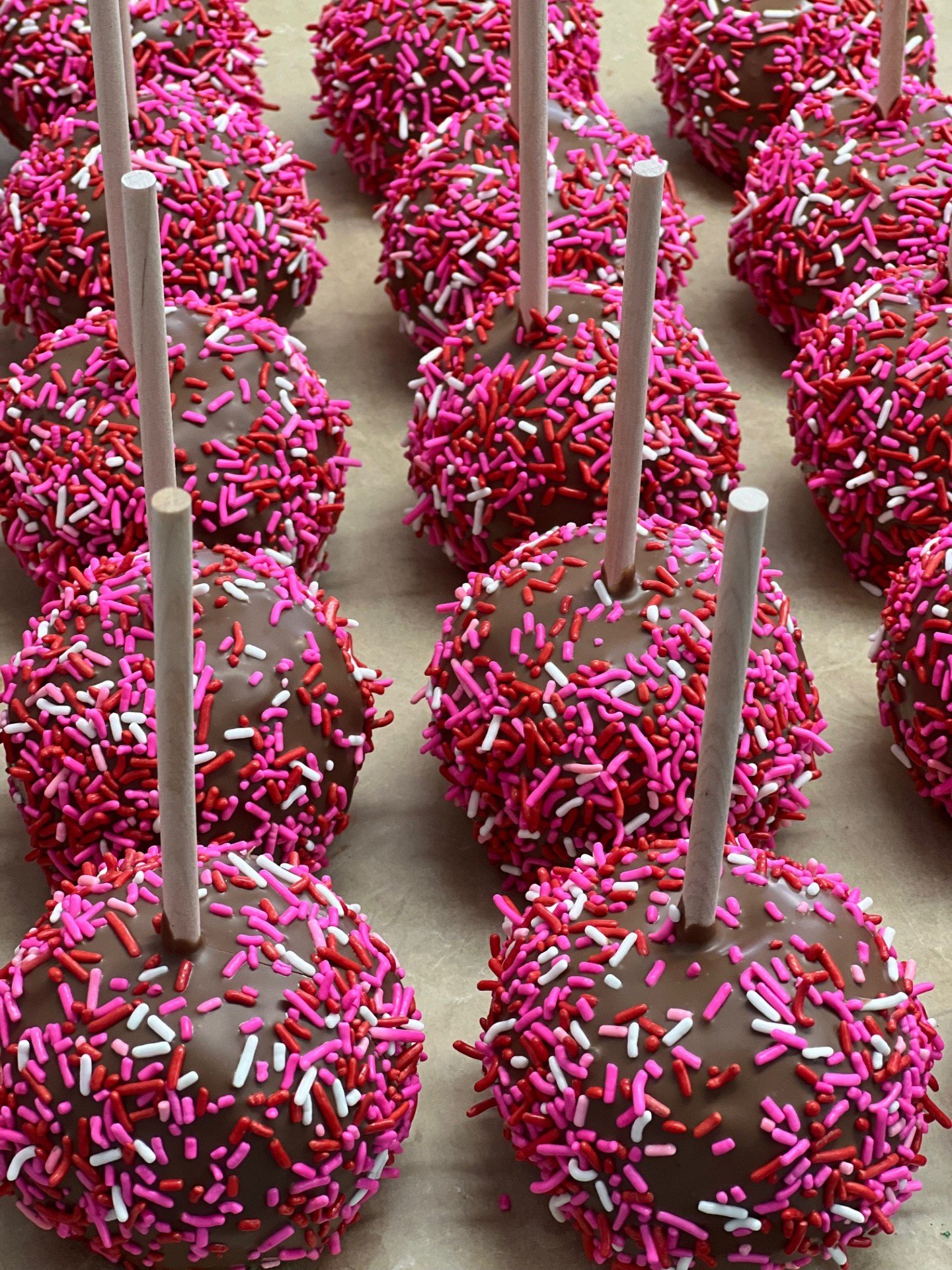 Valentine's Sprinkle Apple 