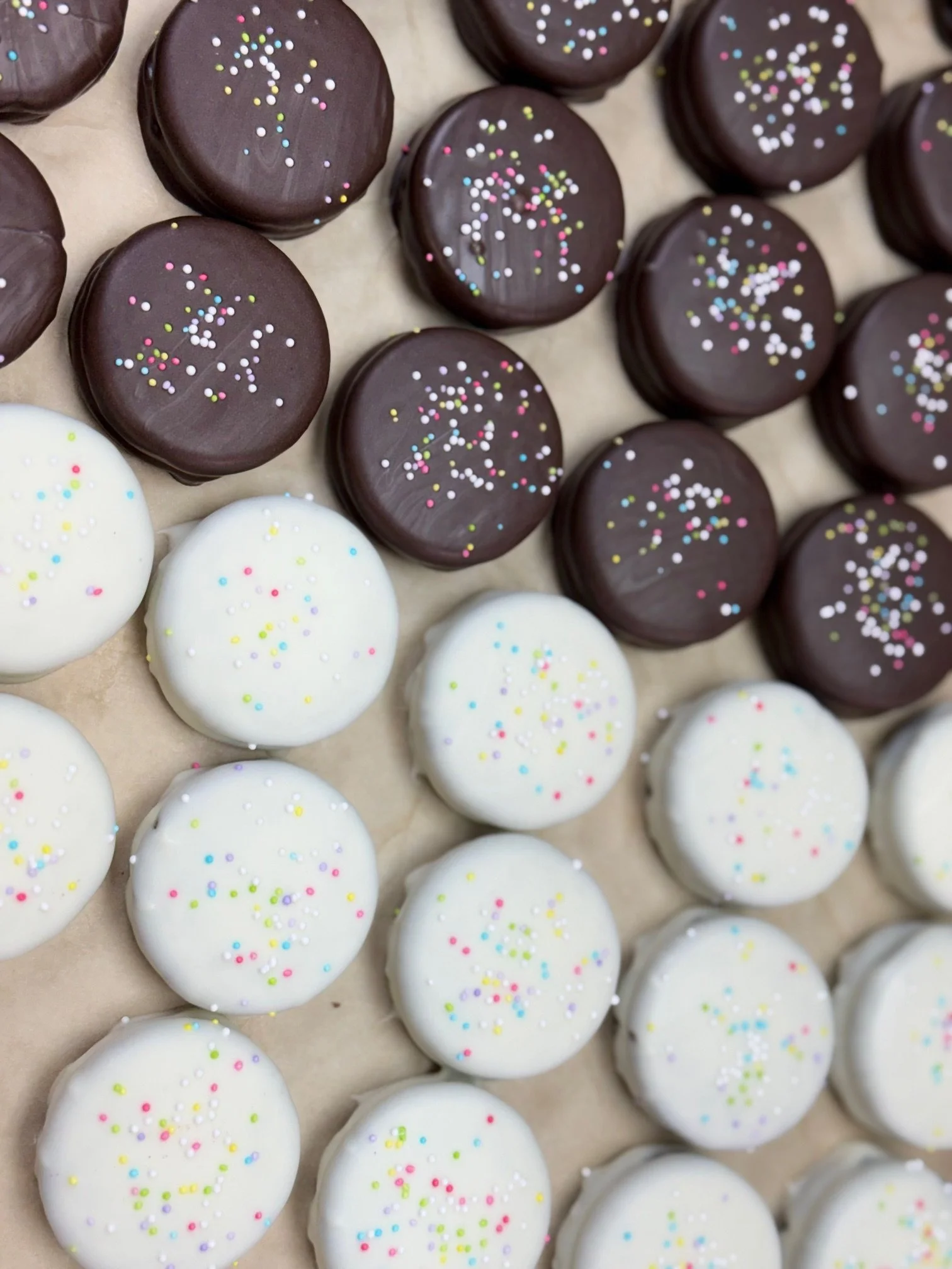 Easter Hoiday Box Oreos.jpeg