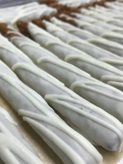 Pretzel+White.jpg