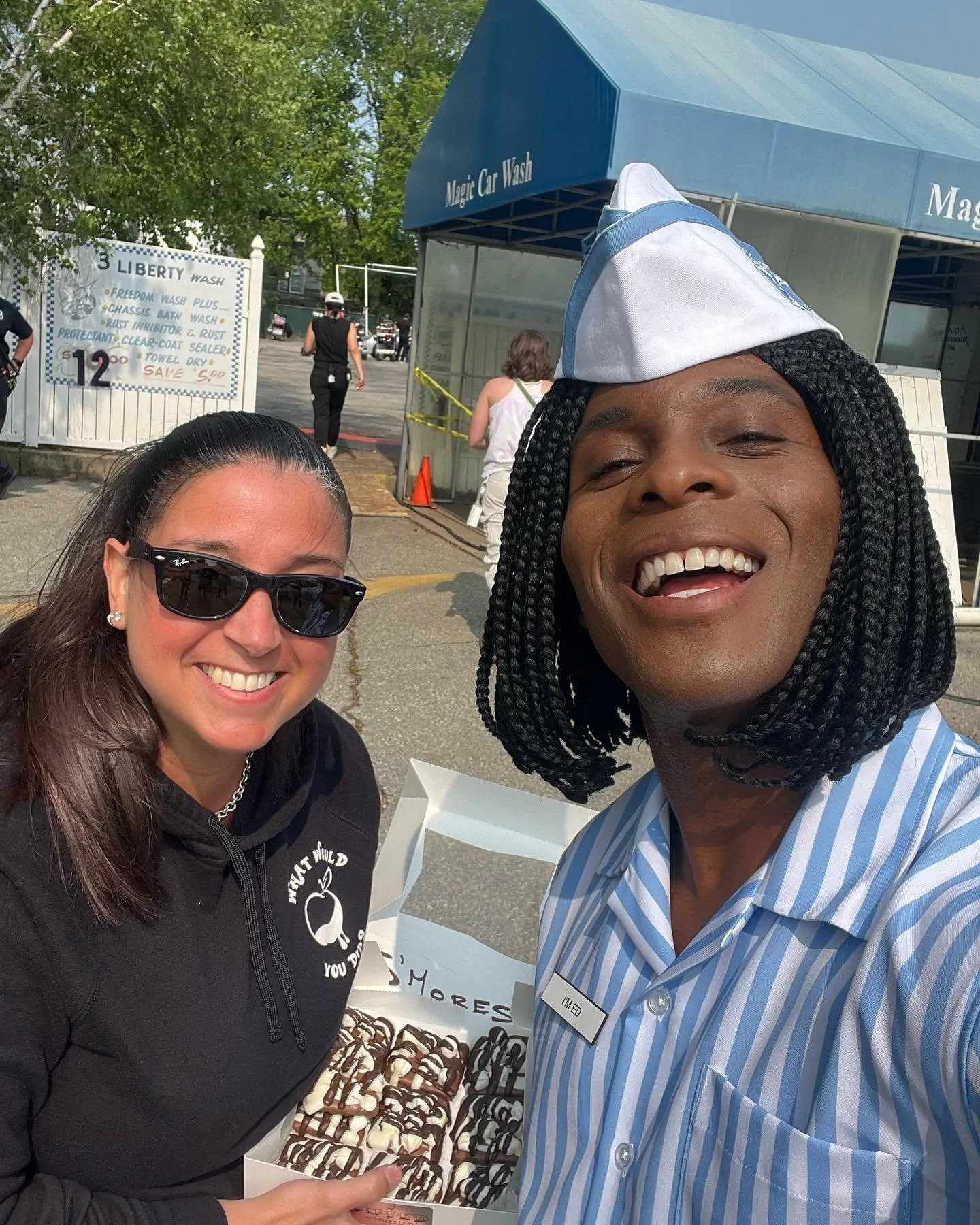 Alicia was invited to the set of Good Burger. Her she is with Kel bringing them s'mores treats from the shop!