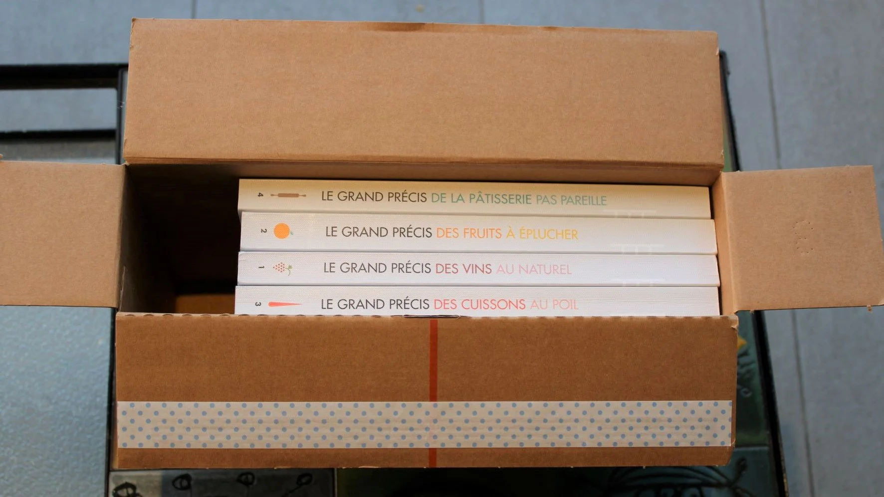 4 livres petit 3.JPG