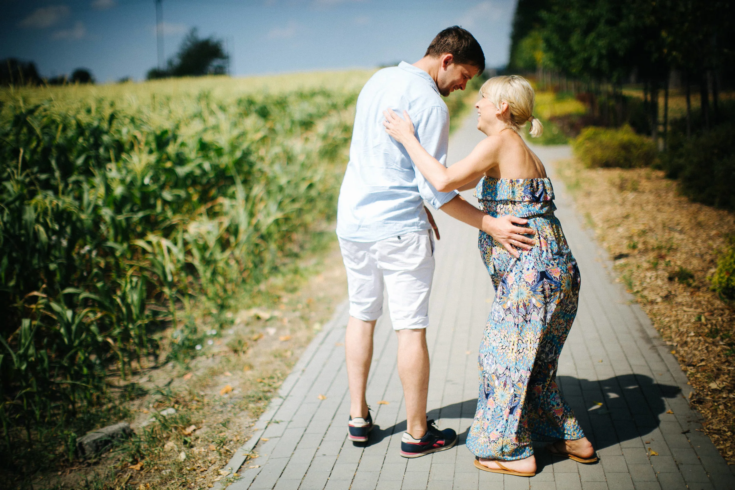 outdoor-pregnancy-photography-ideas-warsaw-photo-00018.jpg