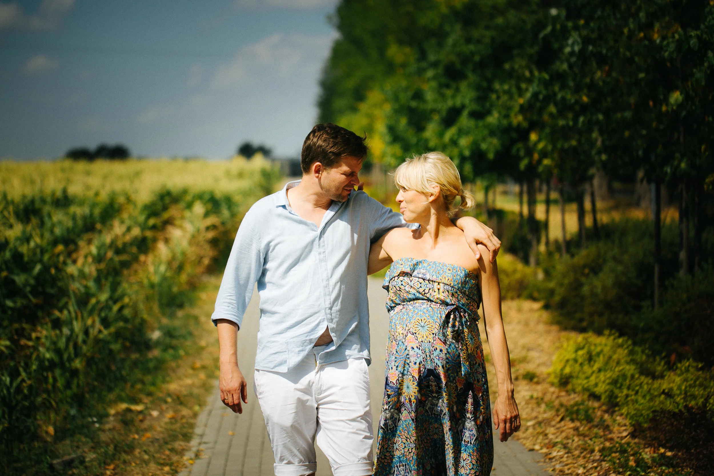 outdoor-pregnancy-photography-ideas-warsaw-photo-00020.jpg