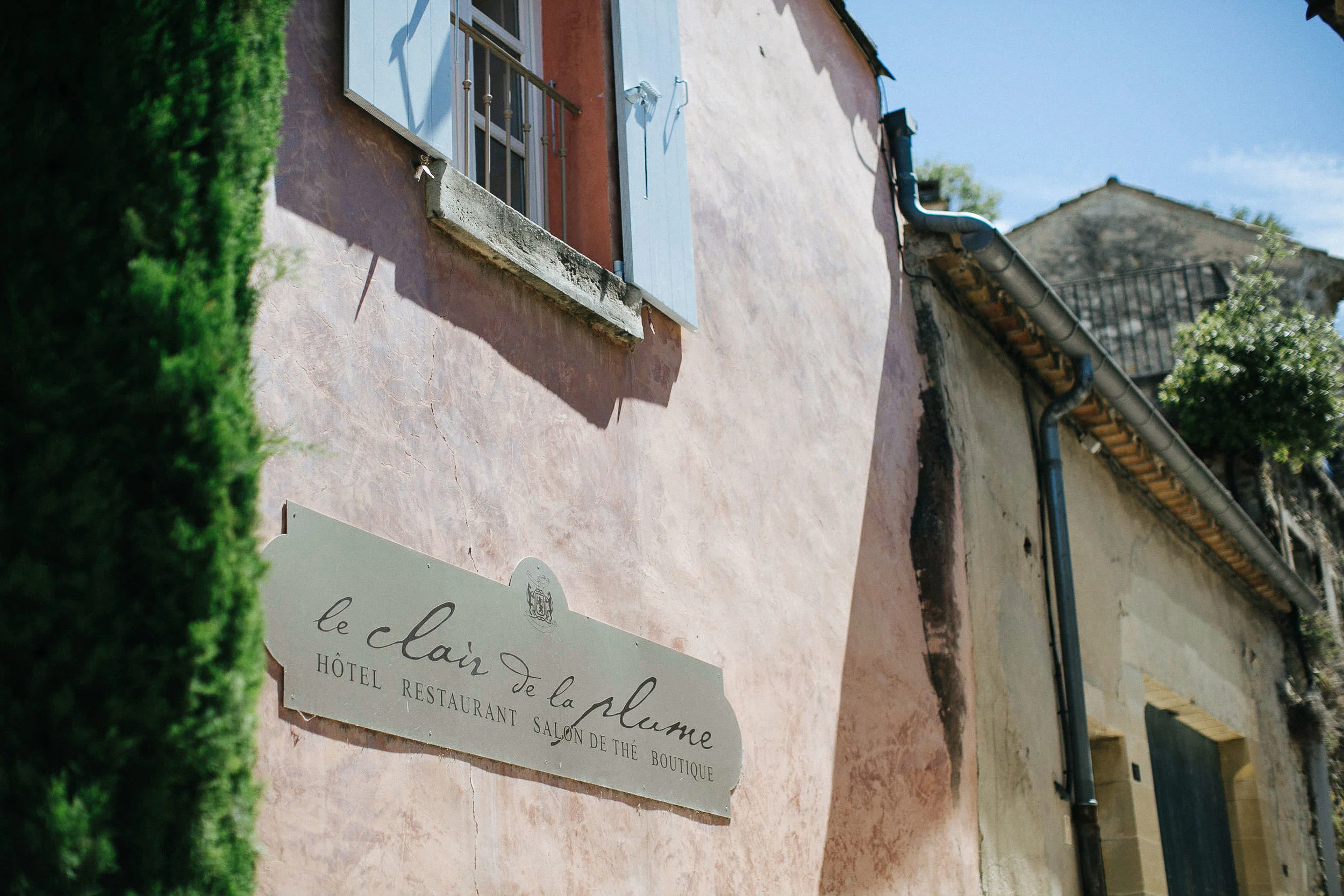 Photographe-Baptême-Boutique-du-Village-Le-Clair-de-la-Plume-Grignan-Paroisse-de-Valréas-00031.jpg