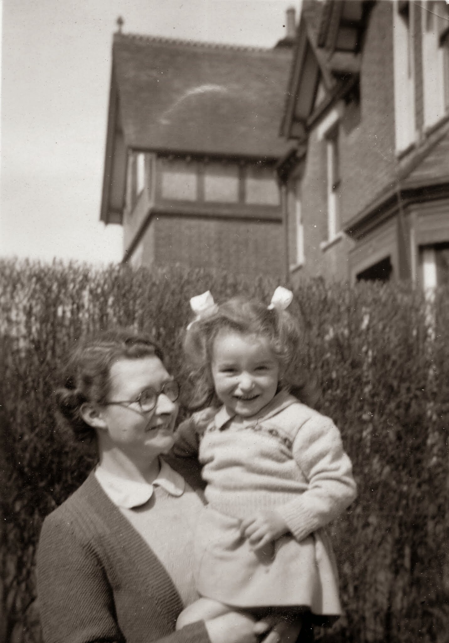 Liz & Granny Rose 1946.JPG
