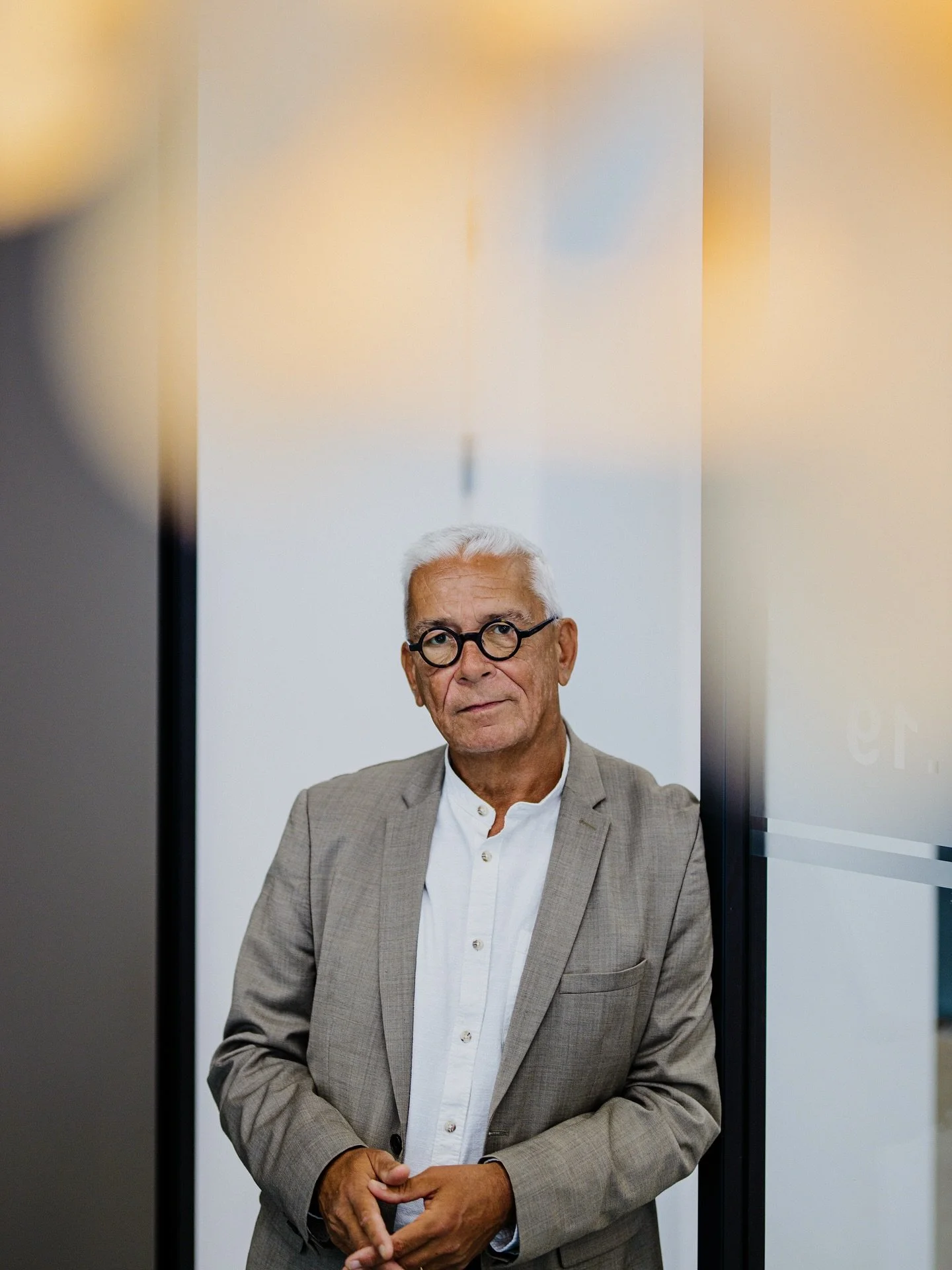 In de zomer doorkruiste ik het hele land om portretten te schieten voor het UWV. Hier een greep van de beelden die ik maakte voor de verschillende magazines en interviews. 

Agency: @n_is_5