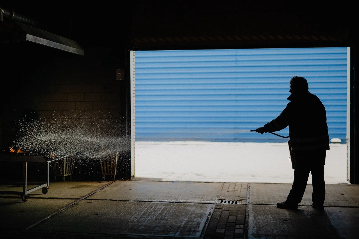 Voor het het magazine van UWV fotografeerde ik Frans Boersma van G4S die brandveiligheidstrainingen voorbereid 🔥