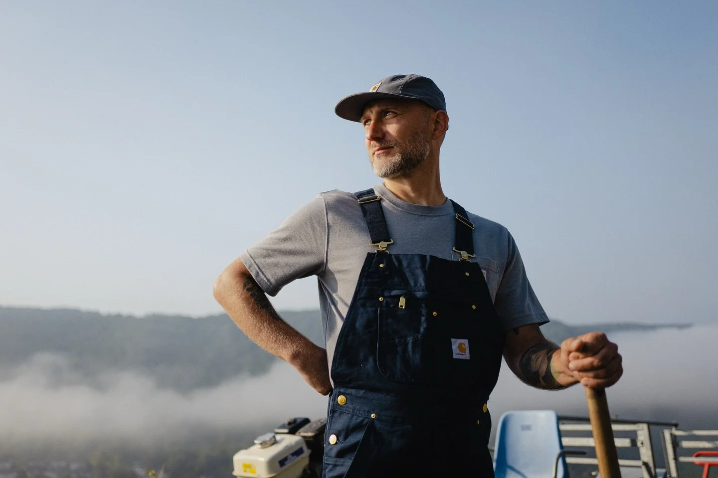 Visited the beautiful vineyard of @matthiasknebel last year for a campaign for @carhartt_europe

Team: 
@yannagrundke 
@vanessaoktaviaa 
@maudvds 
@ttterrrelll 
@beatricesimaz 

Thanks for letting us ride the little winetrain Mattias🔥