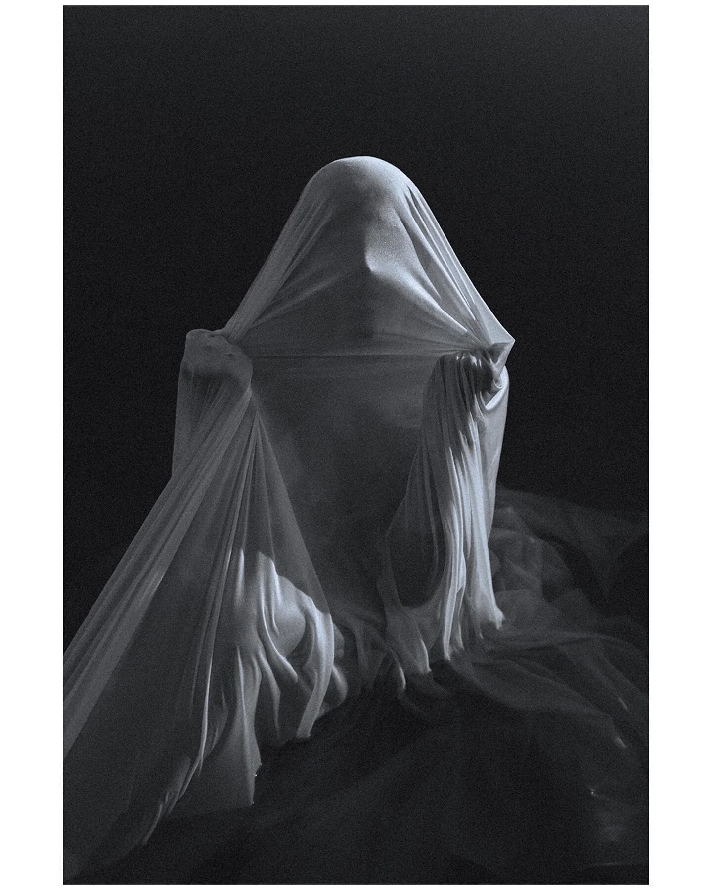 thank you @gryczana for trusting me and agreeing to pose in my grandma&rsquo;s curtains, as crazy as it sounds. 👻 so glad to have friends who get my weird ideas. 🥹

Happy Halloween guys! 🎃 how are you celebrating this year? or maybe you already dr
