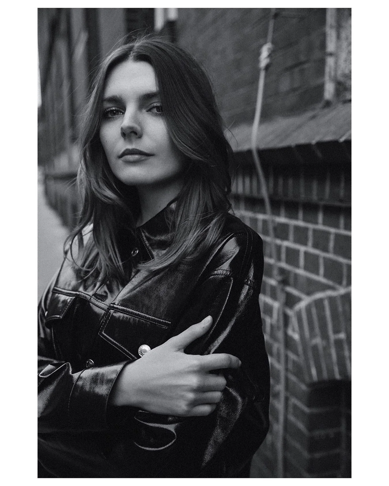 simple black and white portraits are definitely my favourite. 🖤
model: @roksi.p / @bartlomiejbialy 

&bull;
&bull;
&bull;
#blackandwhitefashionphotography #blackandwhiteportraits #simpleportrait #leathershirt #femalephotography #fotografka #portretk