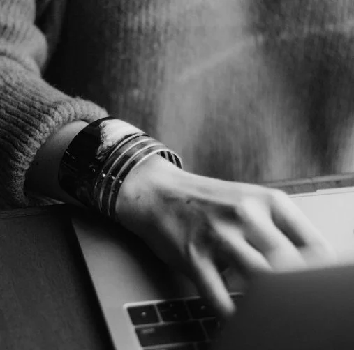 [✨Les Actus de Clio ]
Dans le cadre de la refonte de son site web, les Archives d&eacute;partementales de la Charente m'ont sollicit&eacute; pour r&eacute;aliser des outils d'information et de communication. 
En harmonie avec la nouvelle charte graph