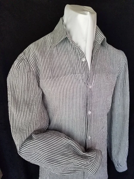 cuffed_sleeve_shirt_black_stripe.jpg