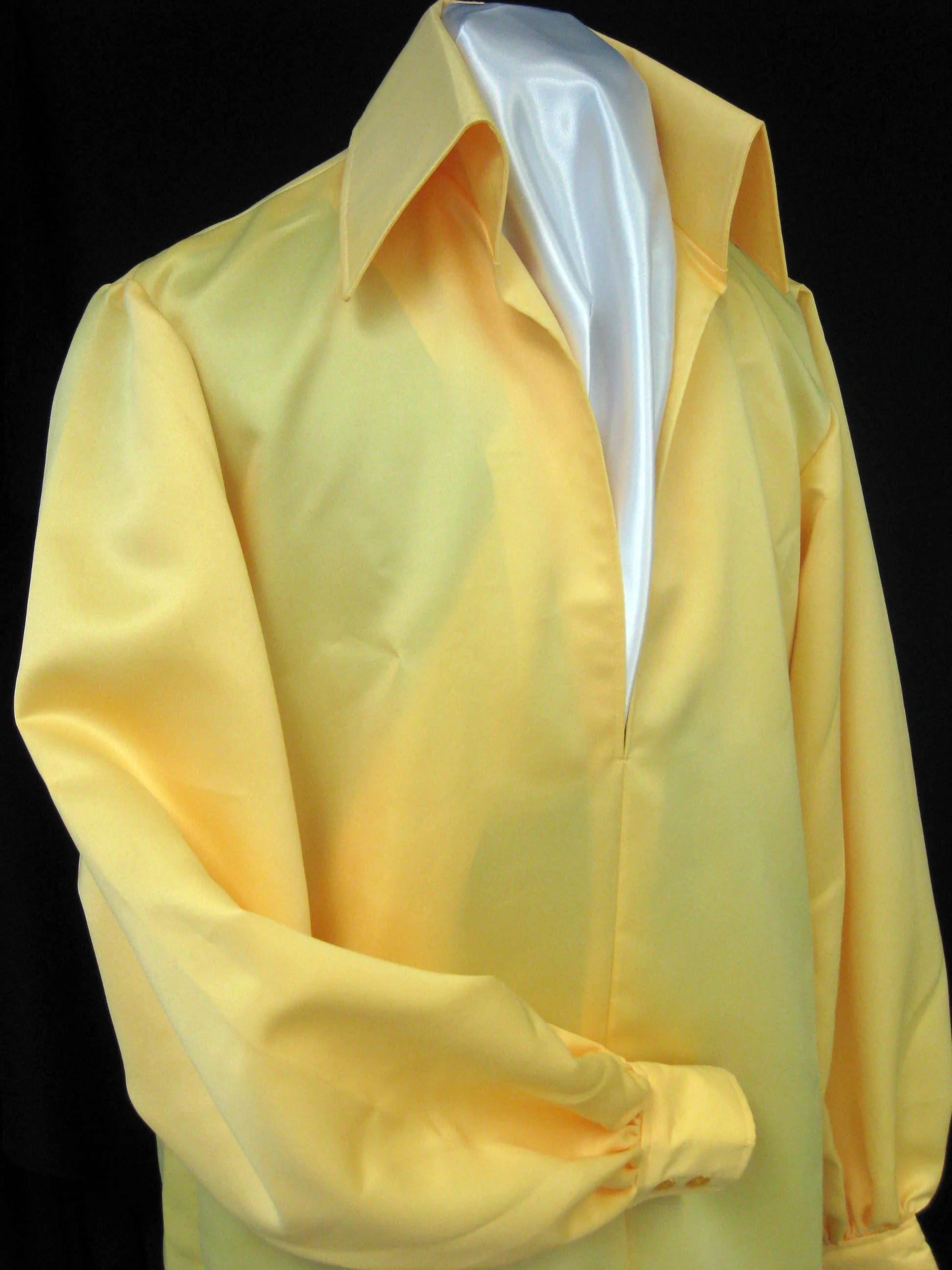 Yellow Pull-Over.JPG