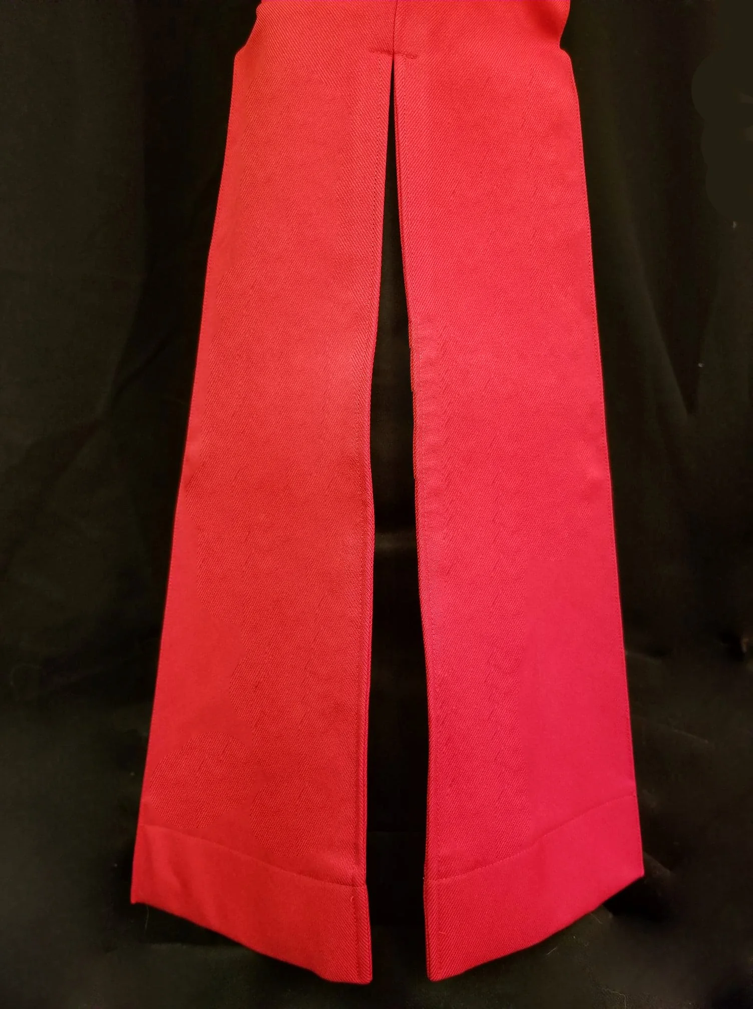 Red Bells w Black KP Close.jpg