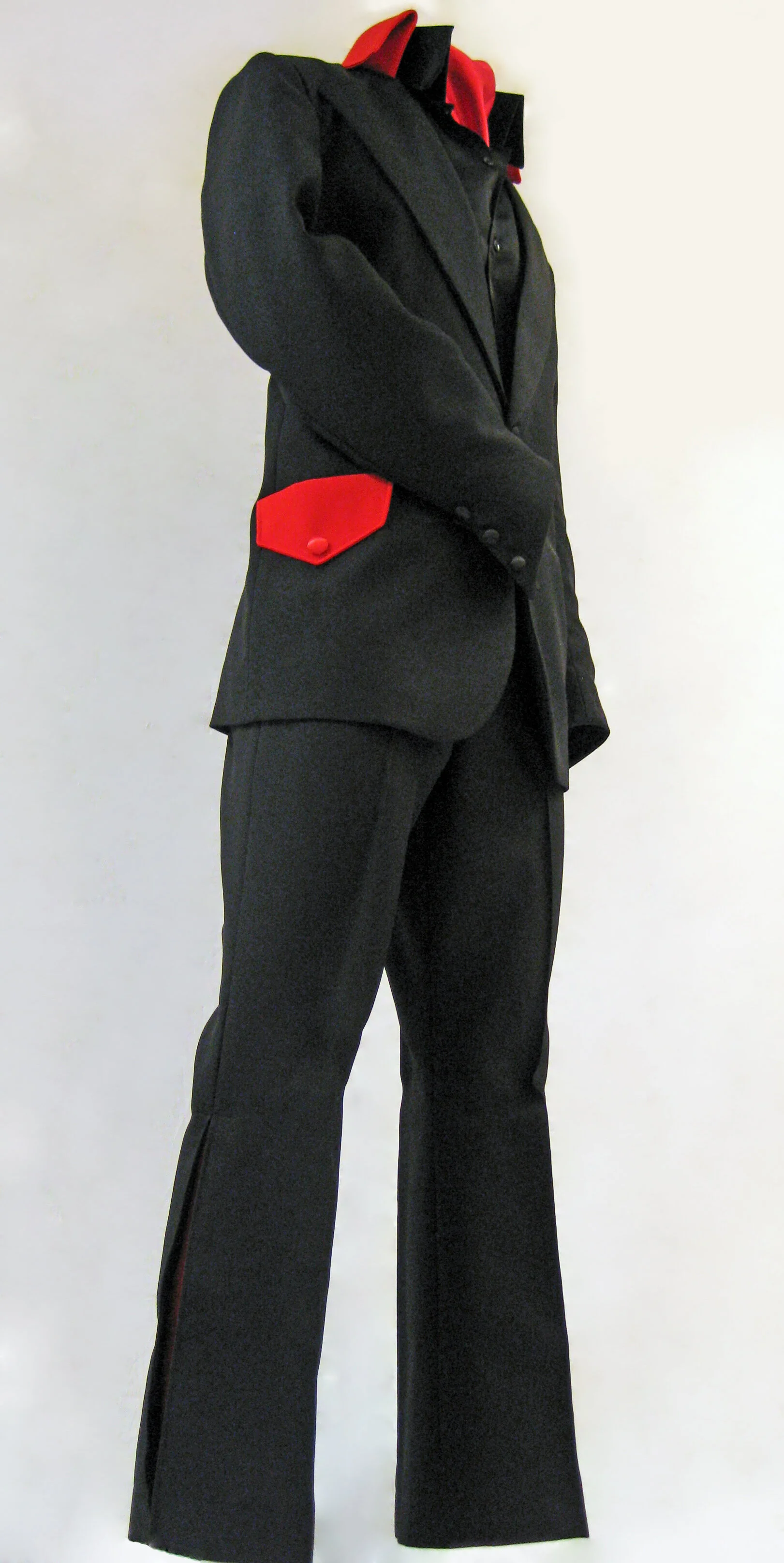 Black W Red Side Vent Suit 2.JPG