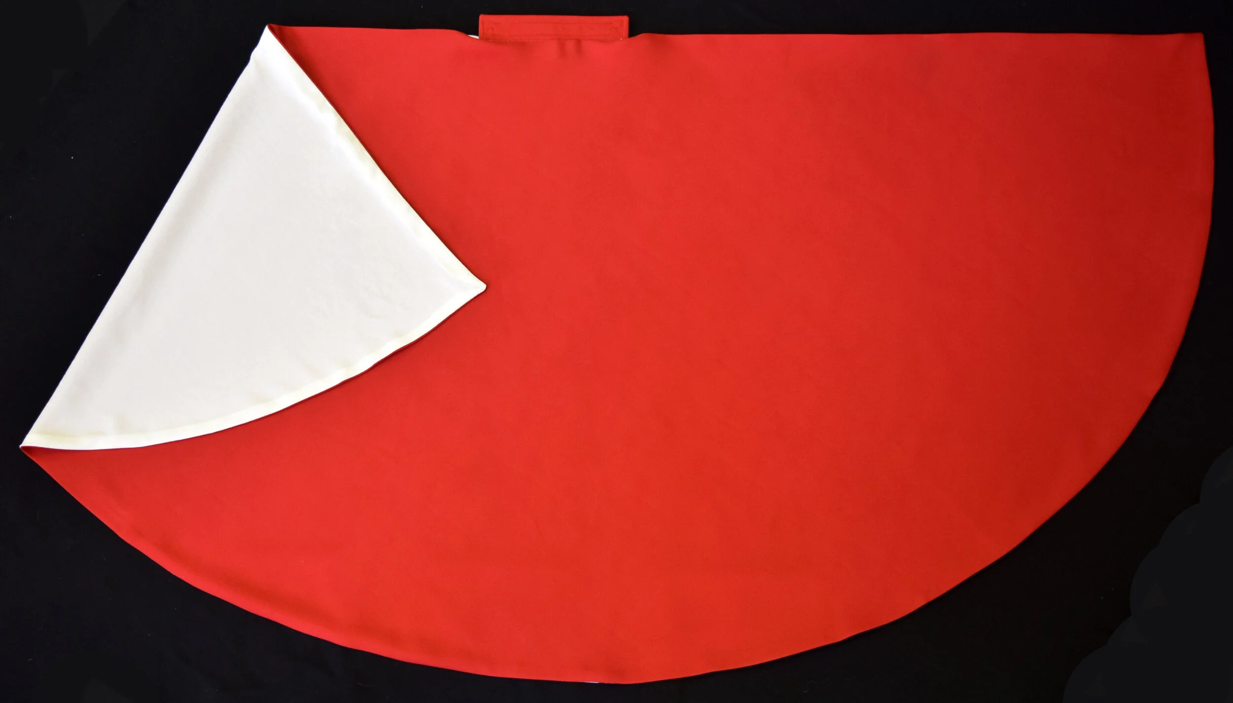 Cape Red w White Brocade.JPG