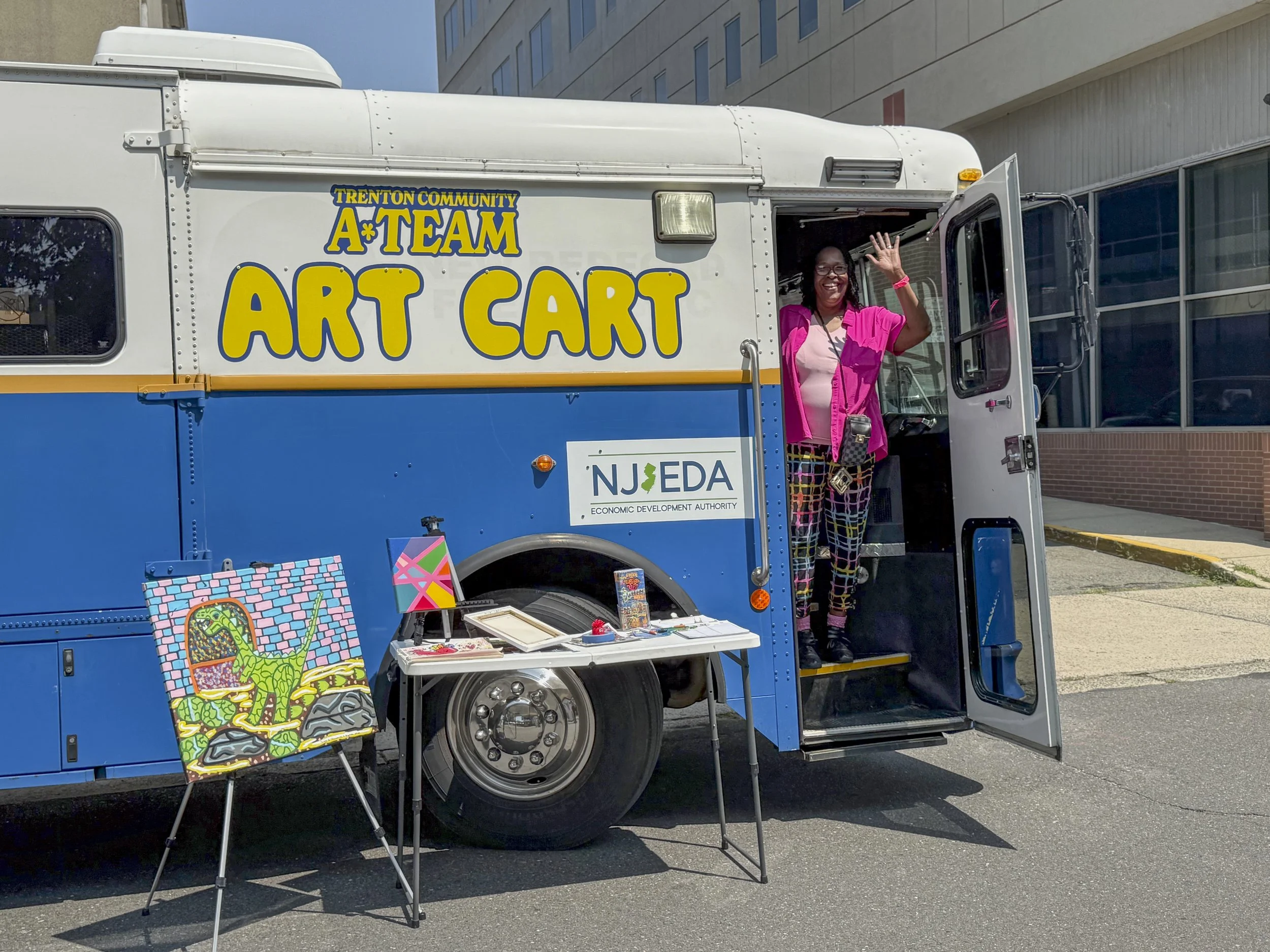 TCAT Art Cart Lisa Wave
