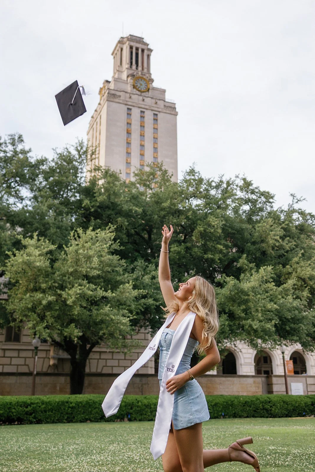 UT-austin-graduation-photographer-portraits-senior-photos-kimberly-brooke.jpg