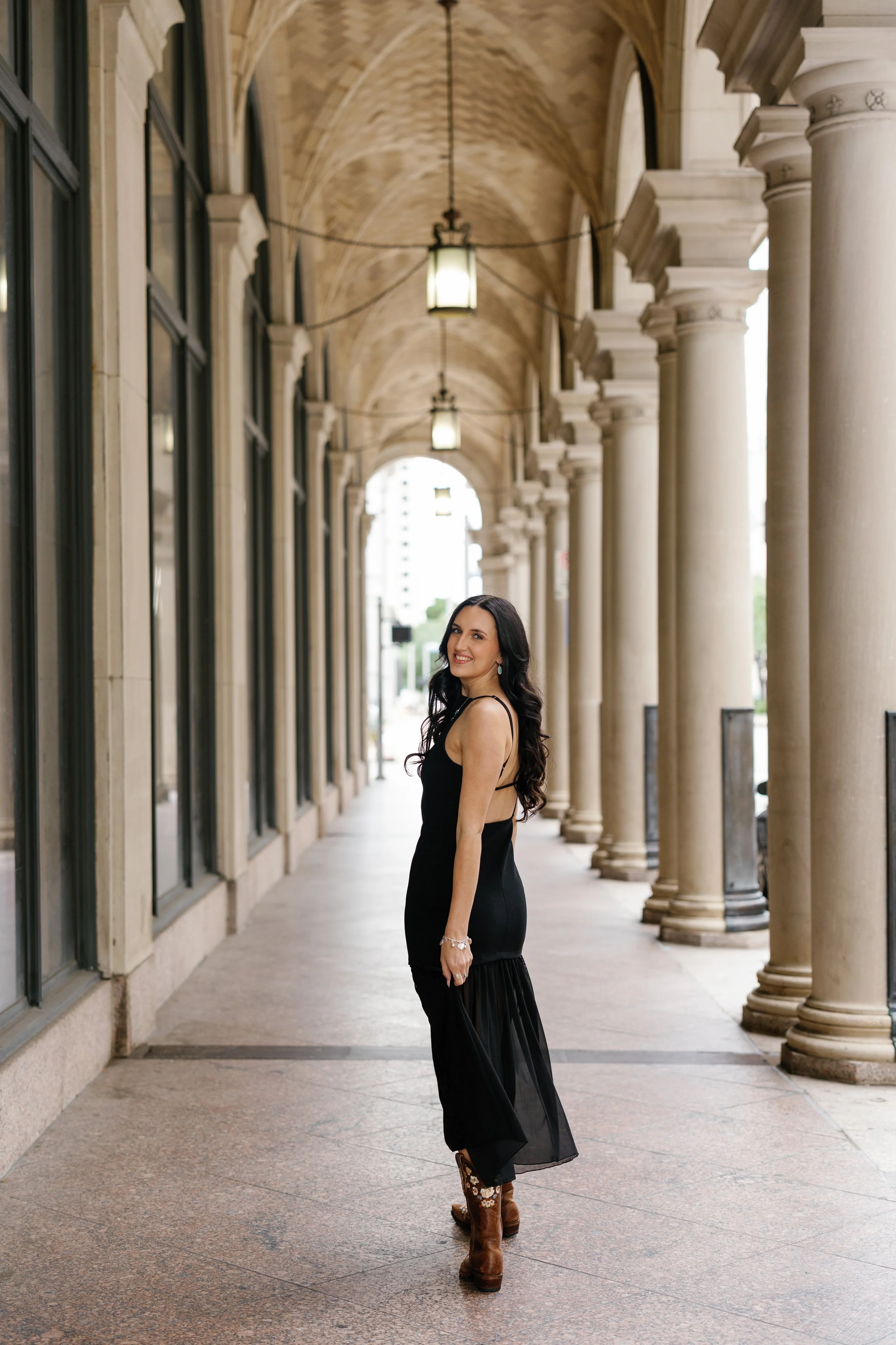 houston-tx-senior-portrait-photographer-downtown-architecture-kbp.jpg