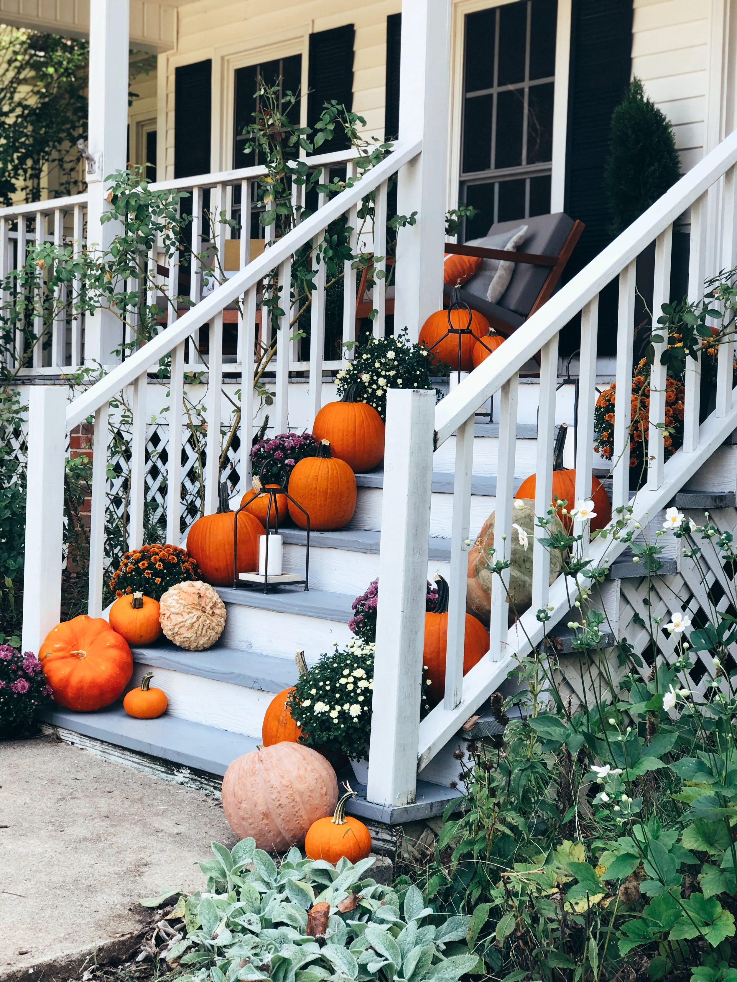 fallforntporchmakeover.jpg