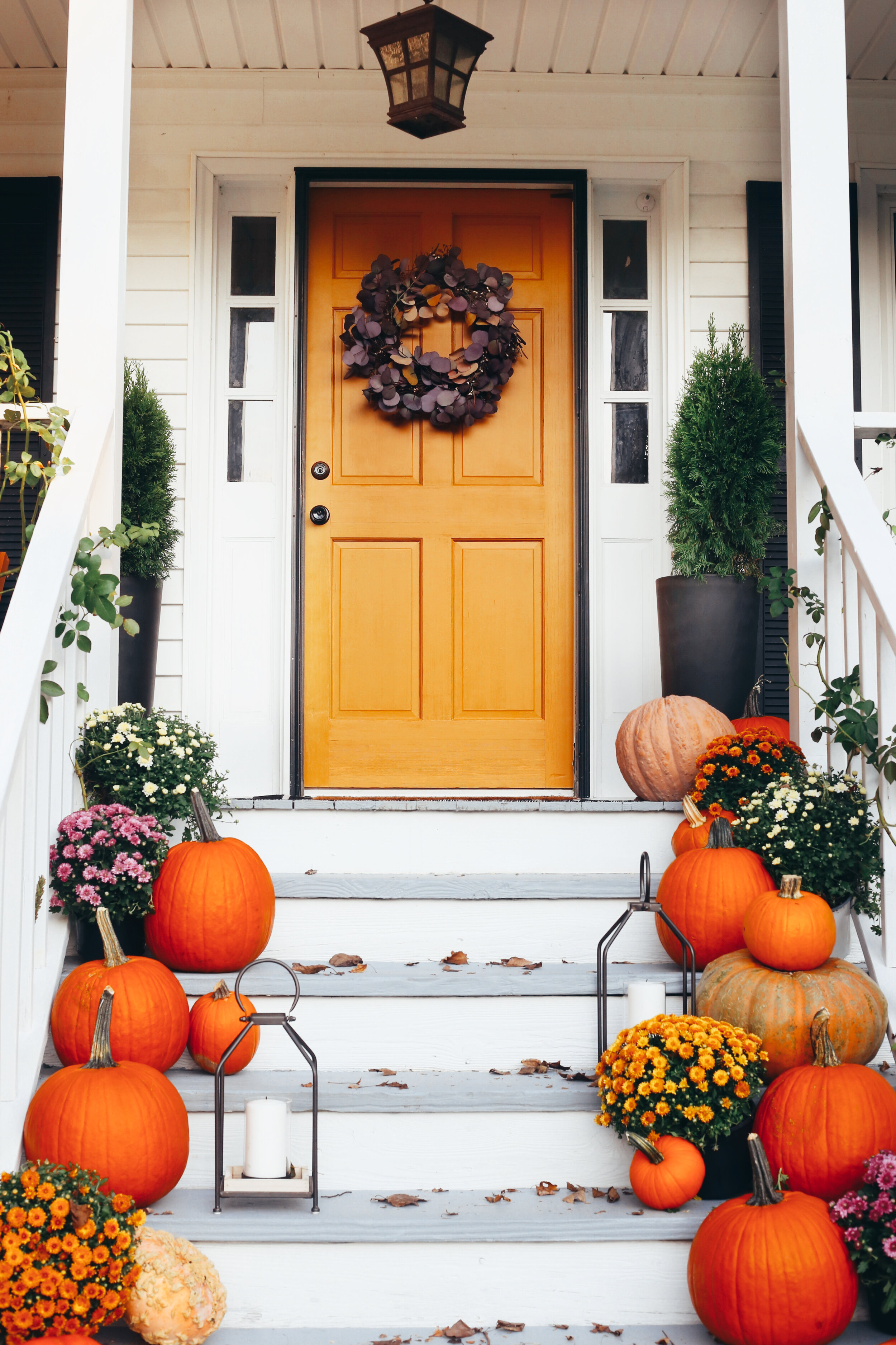 How to Easily Decorate you Front Porch for Fall