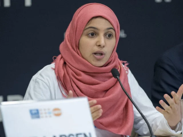 Syrian Teenage Refugee: “I Carried with Me My Hope, and I Carried With Me My Books”