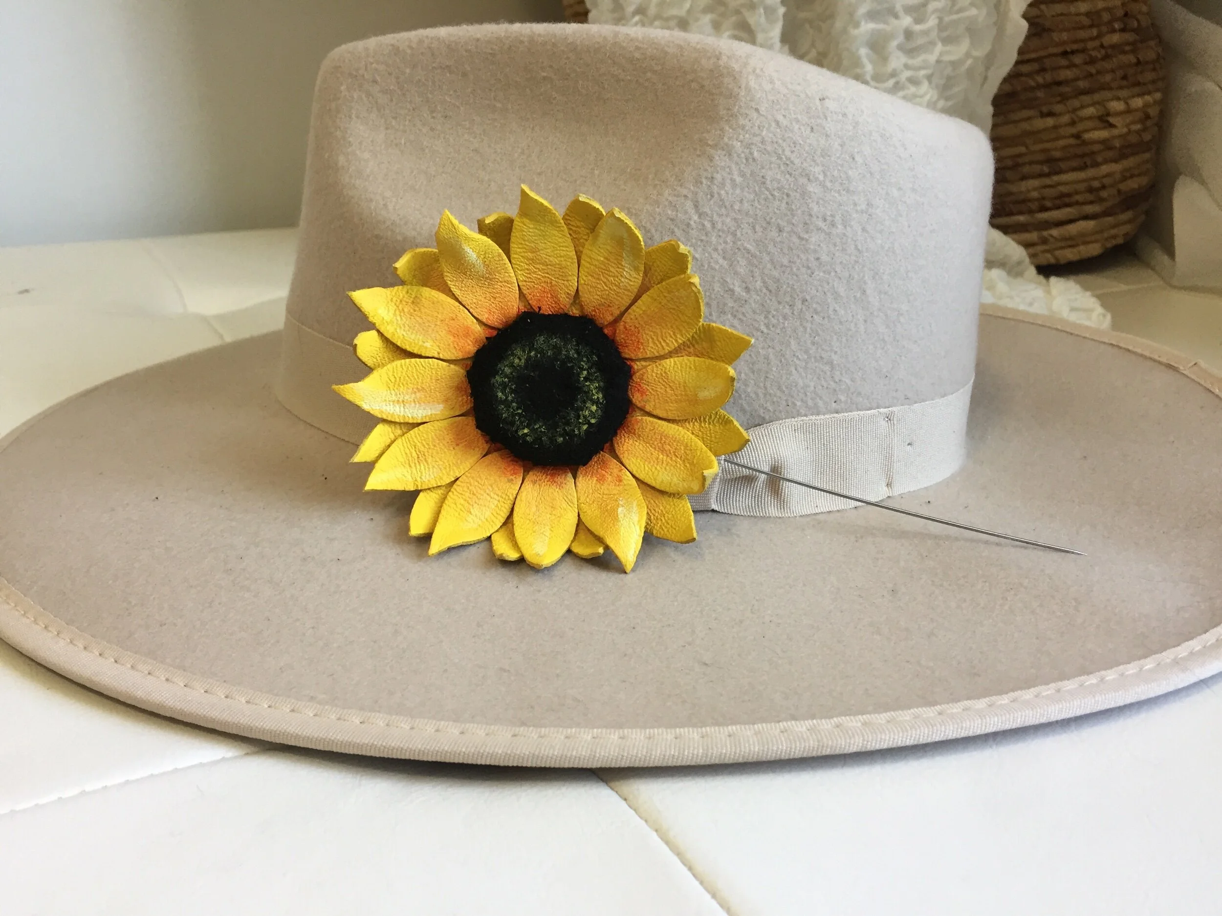 5BCCD5B9-26C2-4324-AD95-F87DB36FFE5D