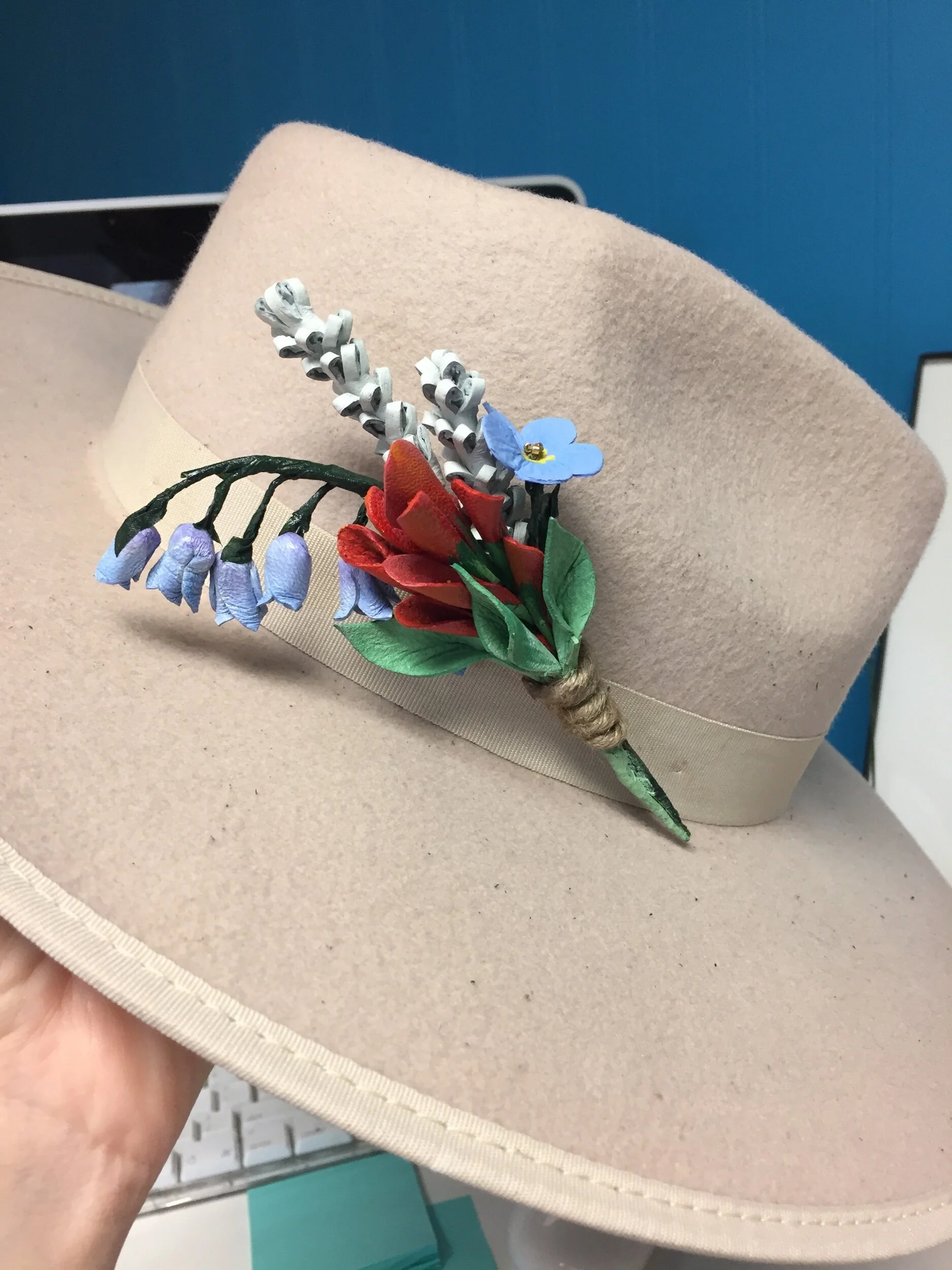 F14700F9-7CA1-4228-8D9D-8B0C801F1740