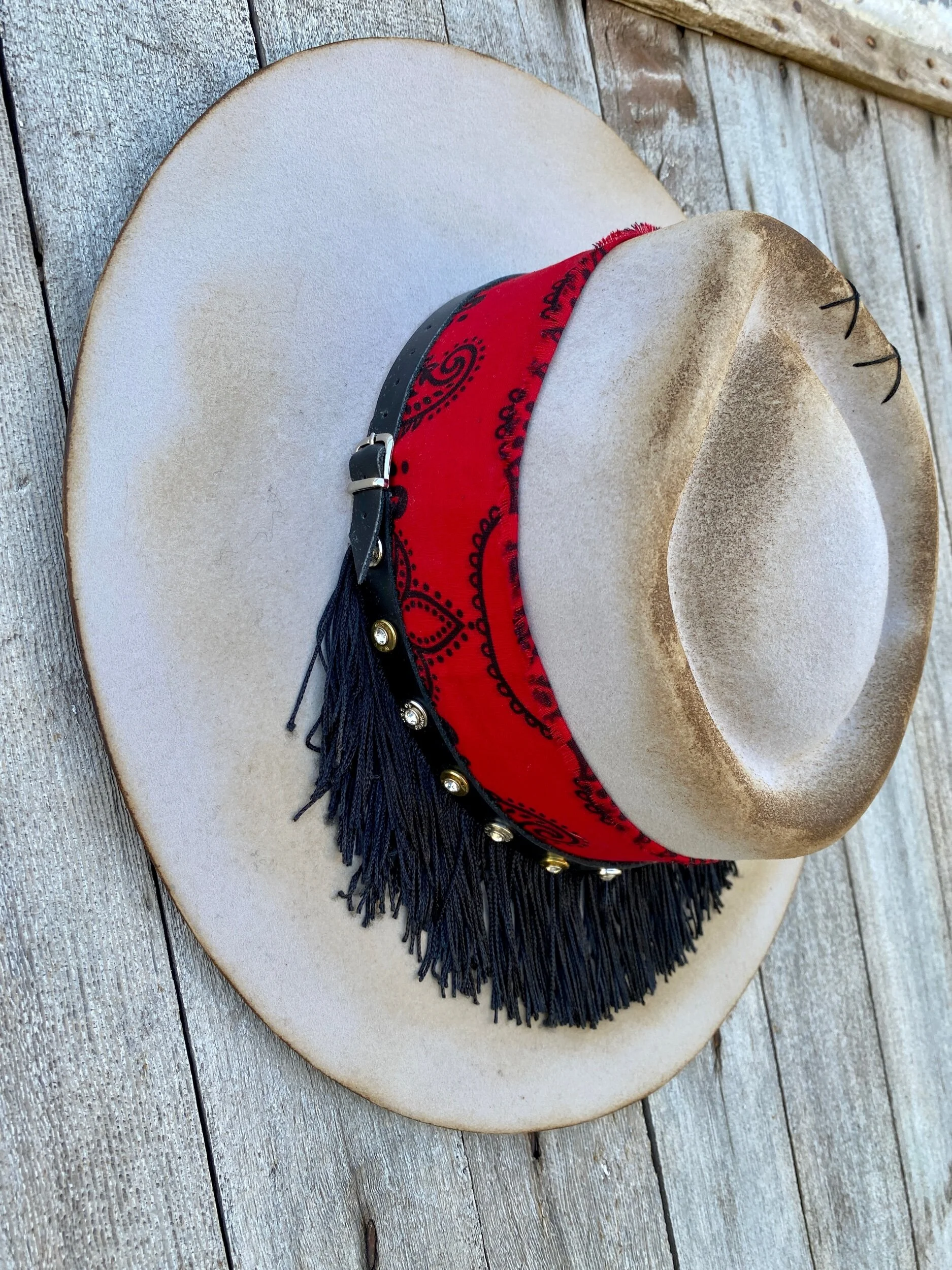 75CA0872-7A72-426B-9489-4B4E07C2C8D9