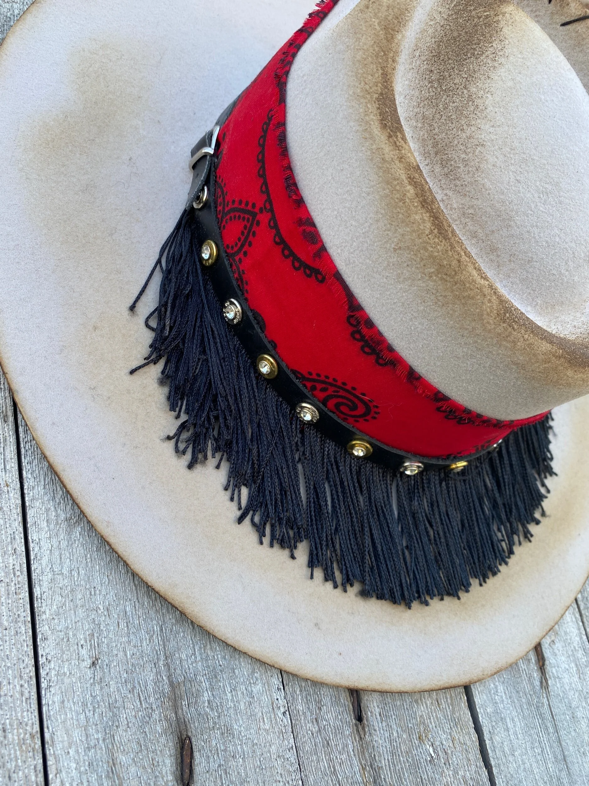 11C2C4DC-D828-45EC-87F9-9D6CDB536751