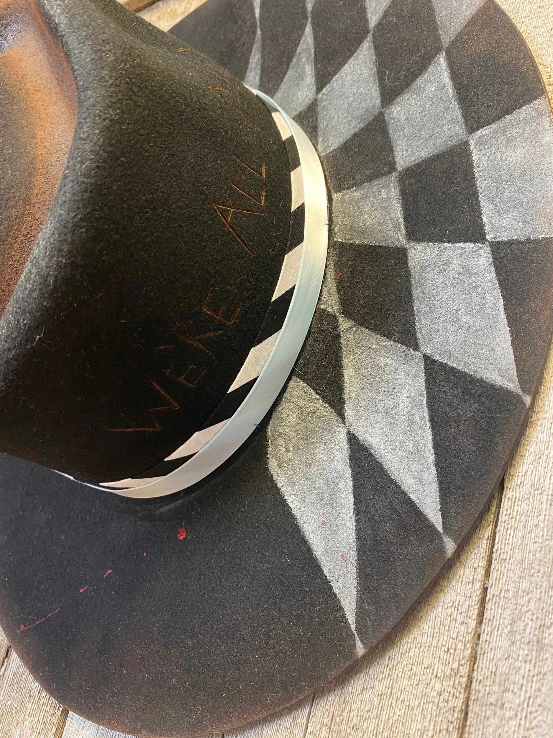 E6D56AAF-3ED6-4C10-82A5-4F699D9040B8