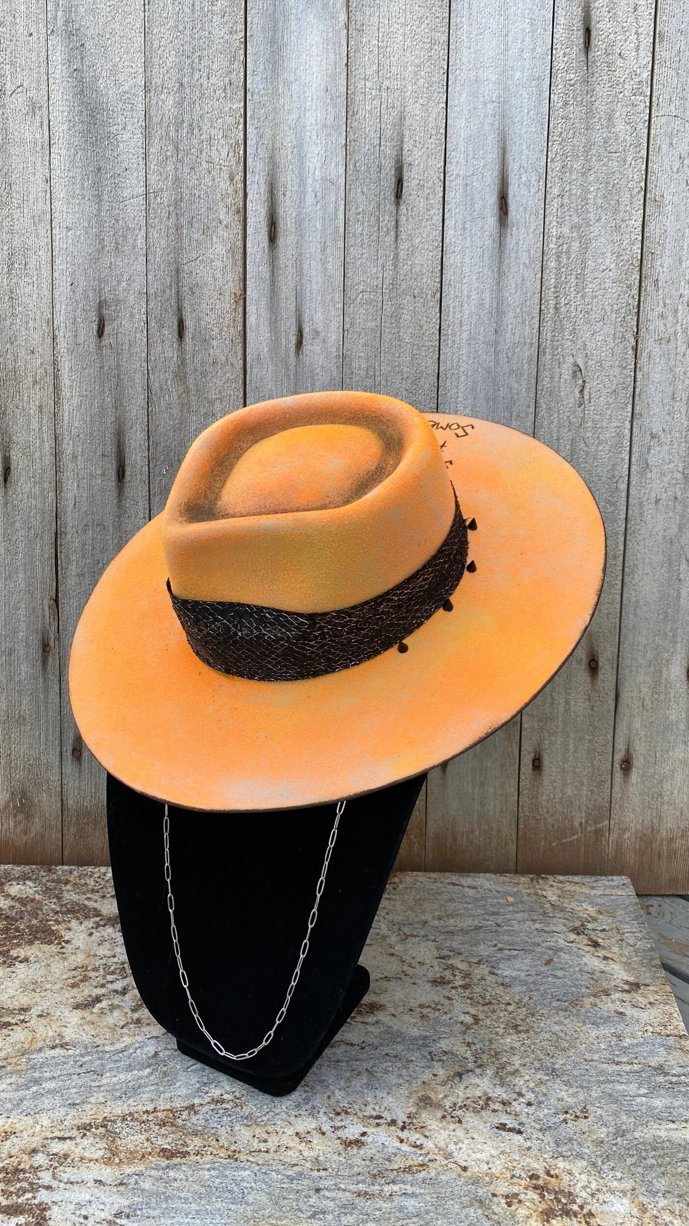 1C2B0C2A-1AFD-4A3F-AA66-362C0C6C516E