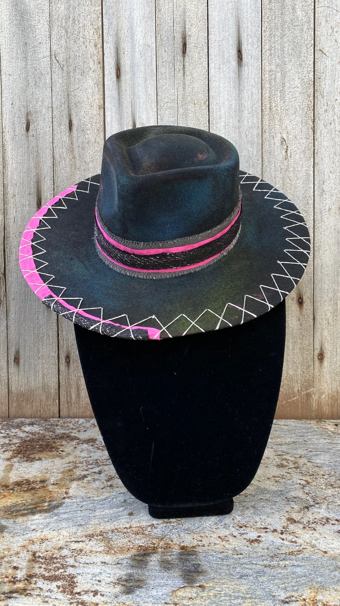 4382ED3D-6D7B-4F73-AFA3-373CEFE9E259