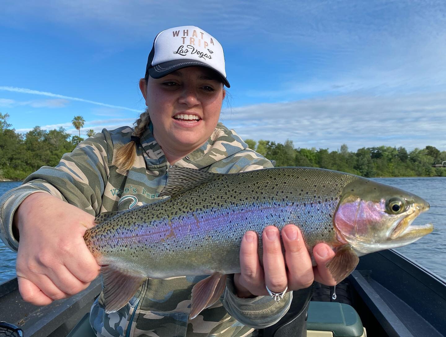 #jtfishingredding the Sacramento River trout fishing is as good as it can get!
@jeffgoodwinfishingteam @pautzke_bait @bradskillerfishinggear 
.
.
.
#sacramentoriver #fishingaddict #salmonseason #kingsalmonfishing #fishingcharters #visitcalifornia #re