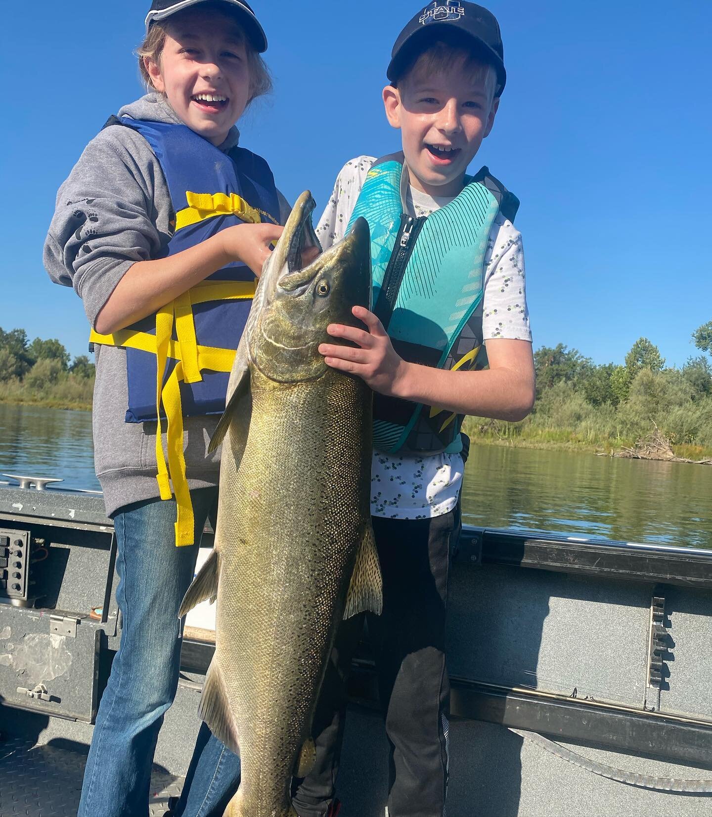 #jtfishingredding these youngsters didn&rsquo;t really no what they had on the end of the line until we put them in the net and got a good look at them. They were pretty shocked at what just happened! This is the most enjoyable part of guiding is wat