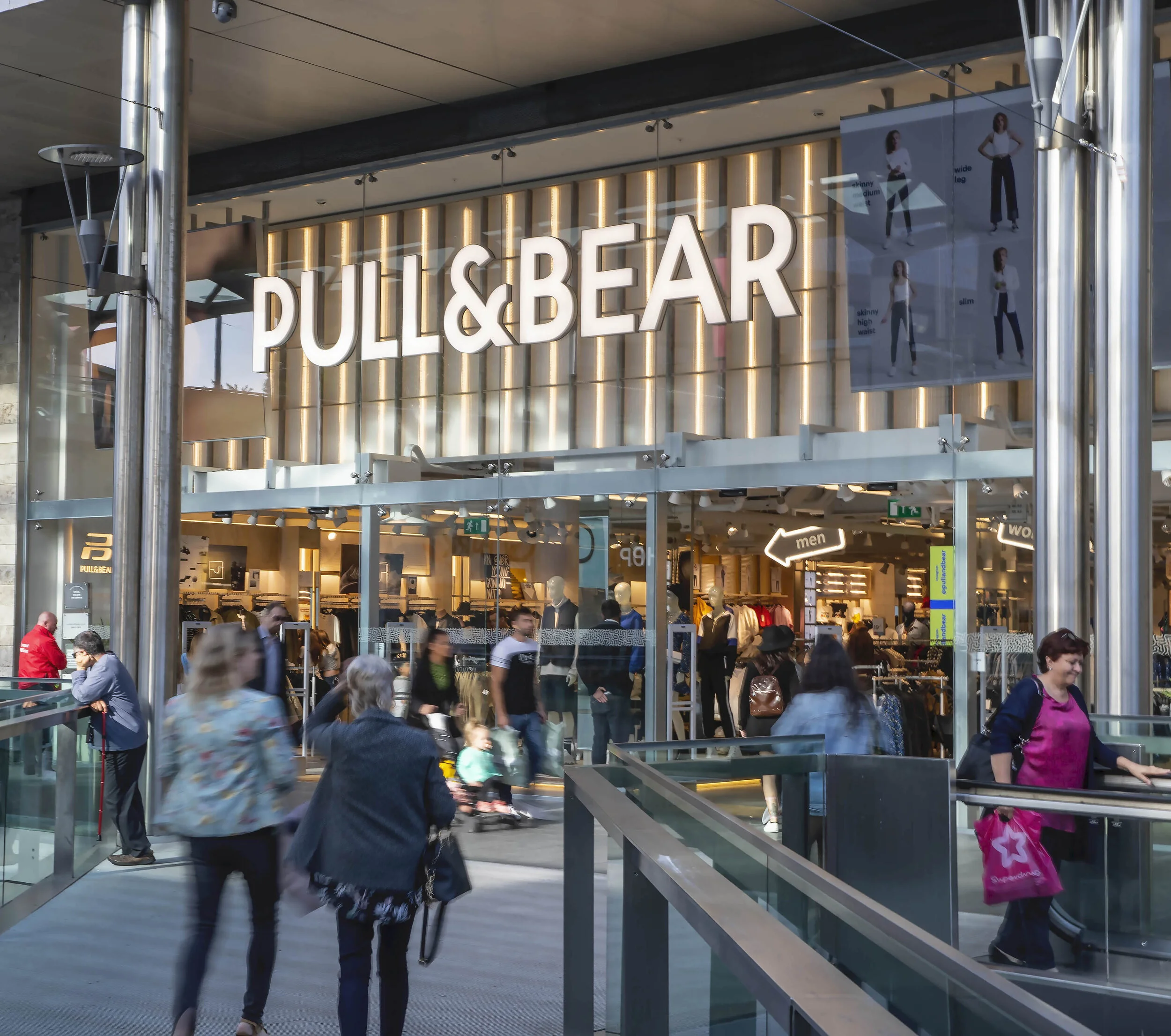 Momentum_Pull&Bear.jpg
