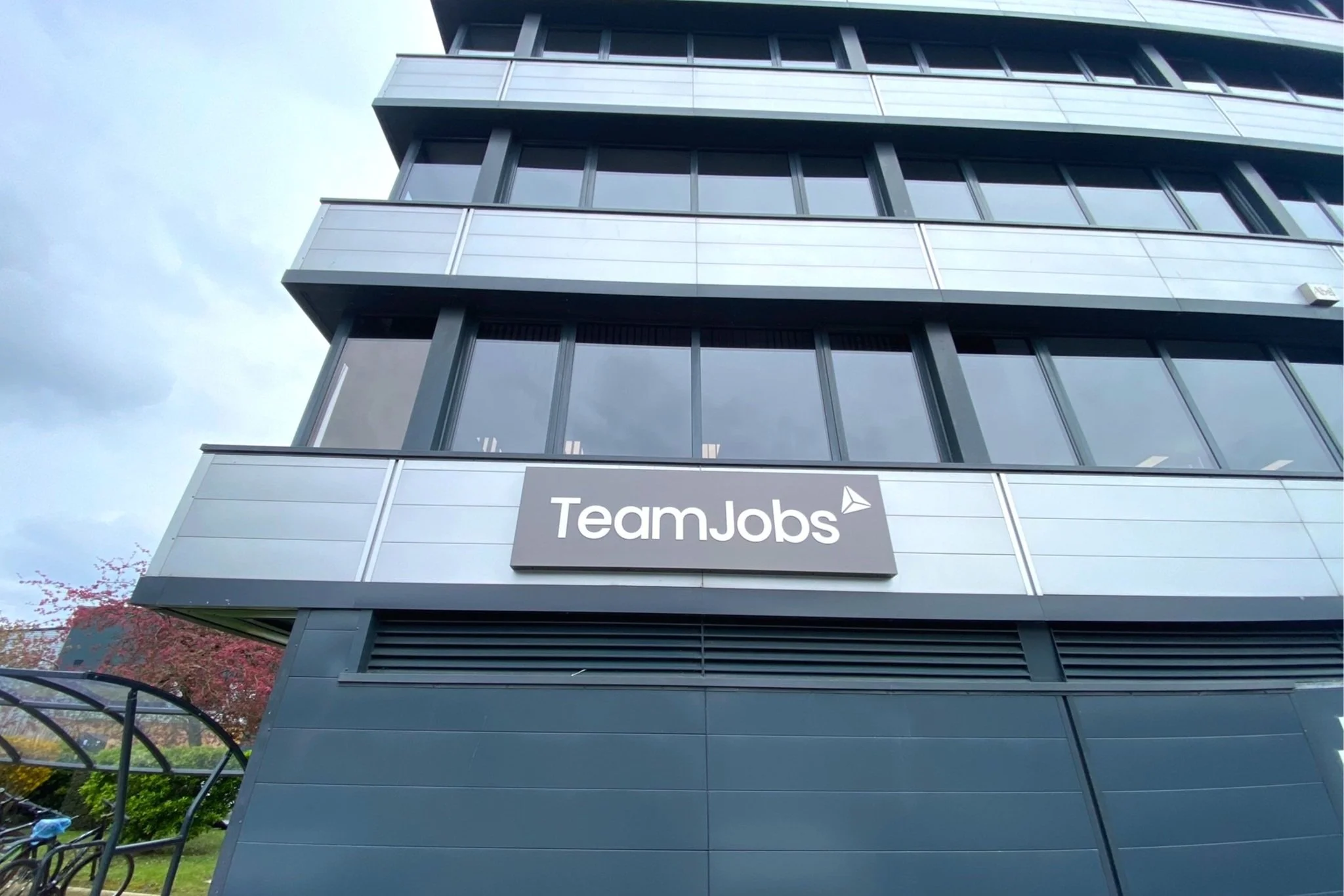 Local recruitment firm TeamJobs takes office space in Fleets Corner, Poole