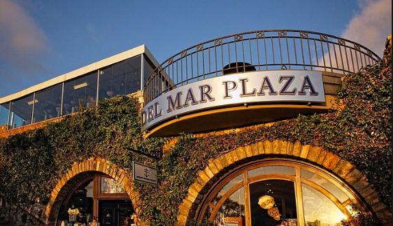 Del Mar Plaza