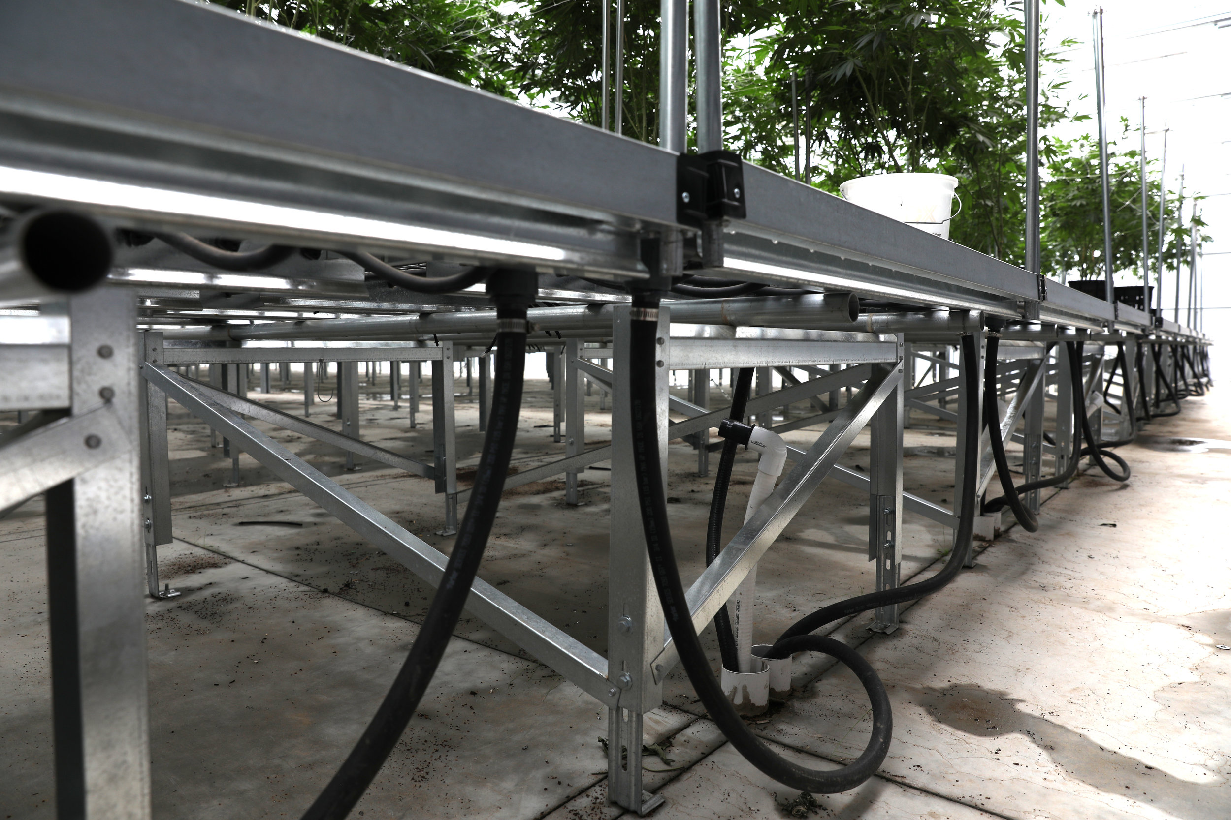 Optional under-bench hydronic heating system integration