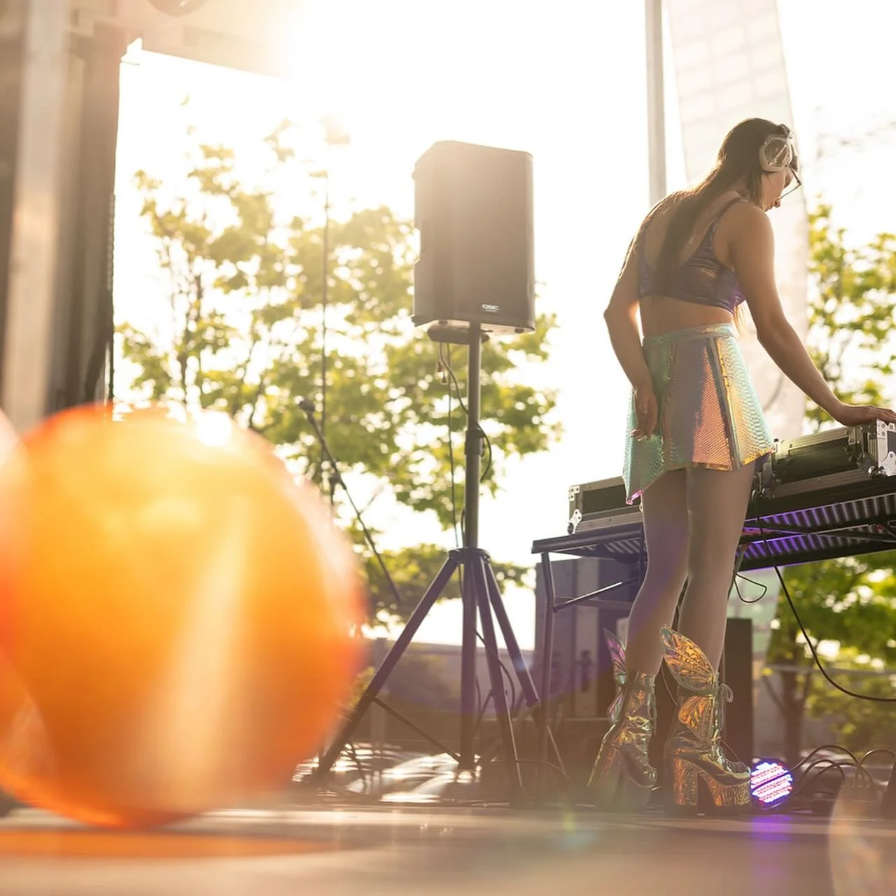 I will be playing Anime North&rsquo;s Otakubaloo again at 7 pm on Saturday, May 25 🎈💐 let&rsquo;s gozaimasu!

📸: @kameraninja