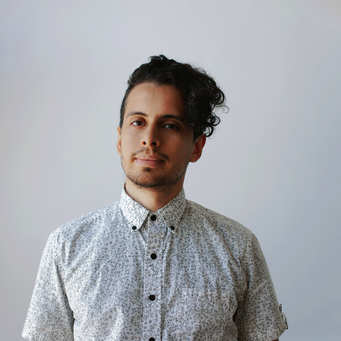 OMAR RIVERO 3D GENERALIST & SOFTWARE TD Omar Rivero, also known as Driftnote, is a musician and multimedia artist whose work is centred around improvisation, interactivity, audio visual installations and 3D imaging. He is interested in themes of cultural erasure, systemic oppression, race and identity in the African/Indigenous diaspora. He is a true born creative online and in real life. Just ask to see his floral shirt collection!