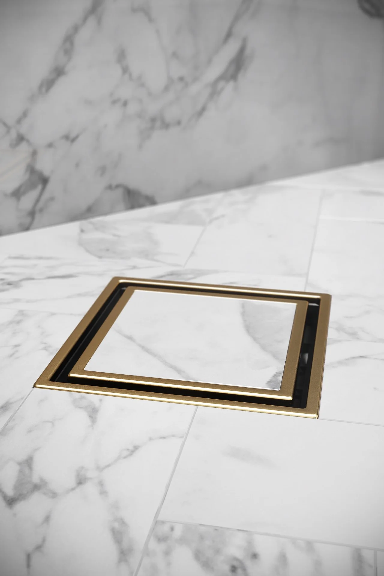 QM-DRain-Veil-Saint-Gold.jpg