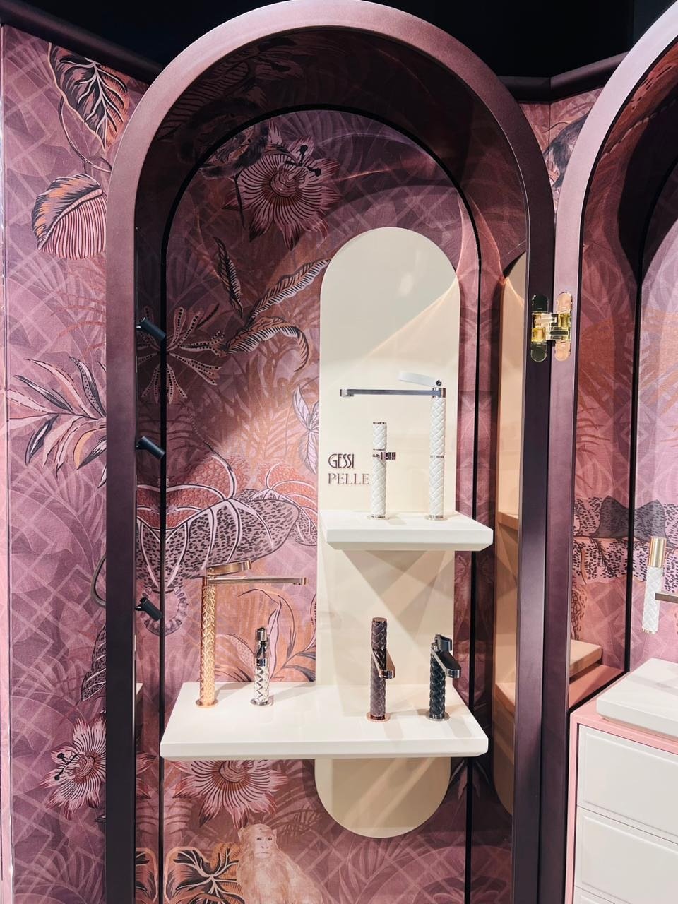 El equipo de MW Design &amp; Buy vive una experiencia incomparable en el showroom de Gessi en Italia. 🇮🇹

Las demostraciones nos envuelven en un universo donde el agua, la forma y la tecnolog&iacute;a se fusionan con el dise&ntilde;o.
Cada espacio 