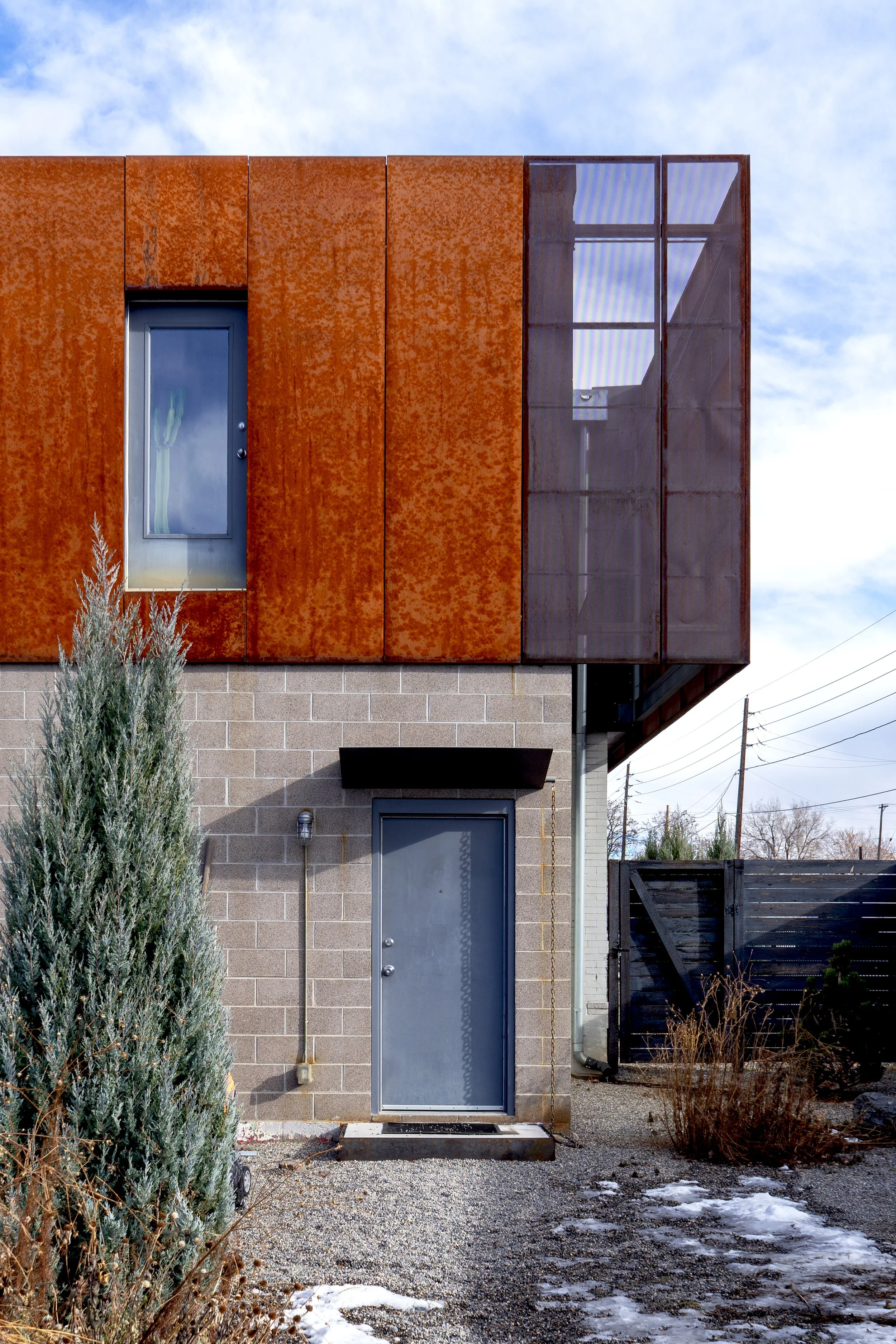 24_Outdoors_Back Door_DSC00291.jpg