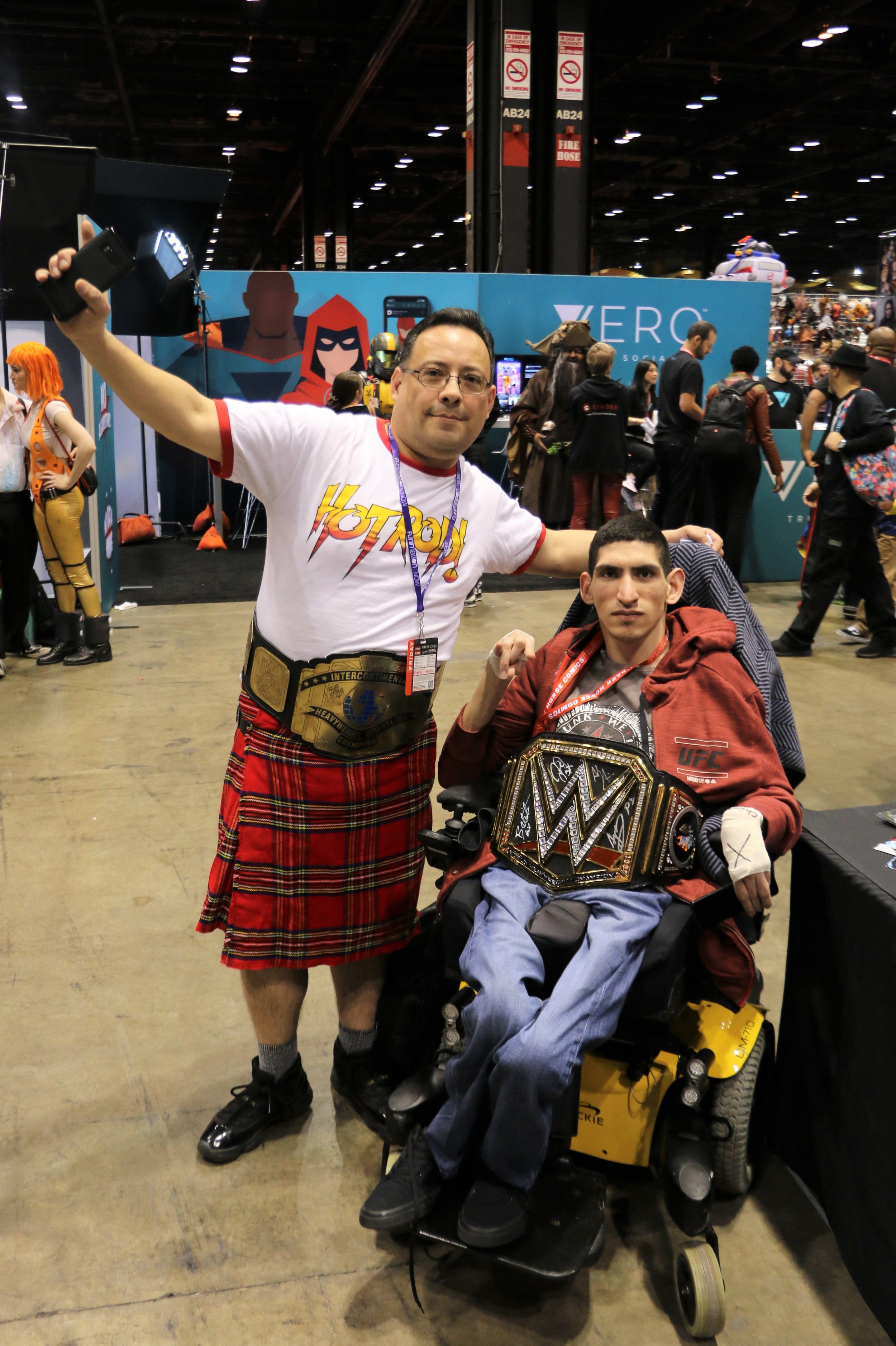  Rowdy Roddy Piper cosplayer poses with Too Sweet Cosplay admin Niko. 